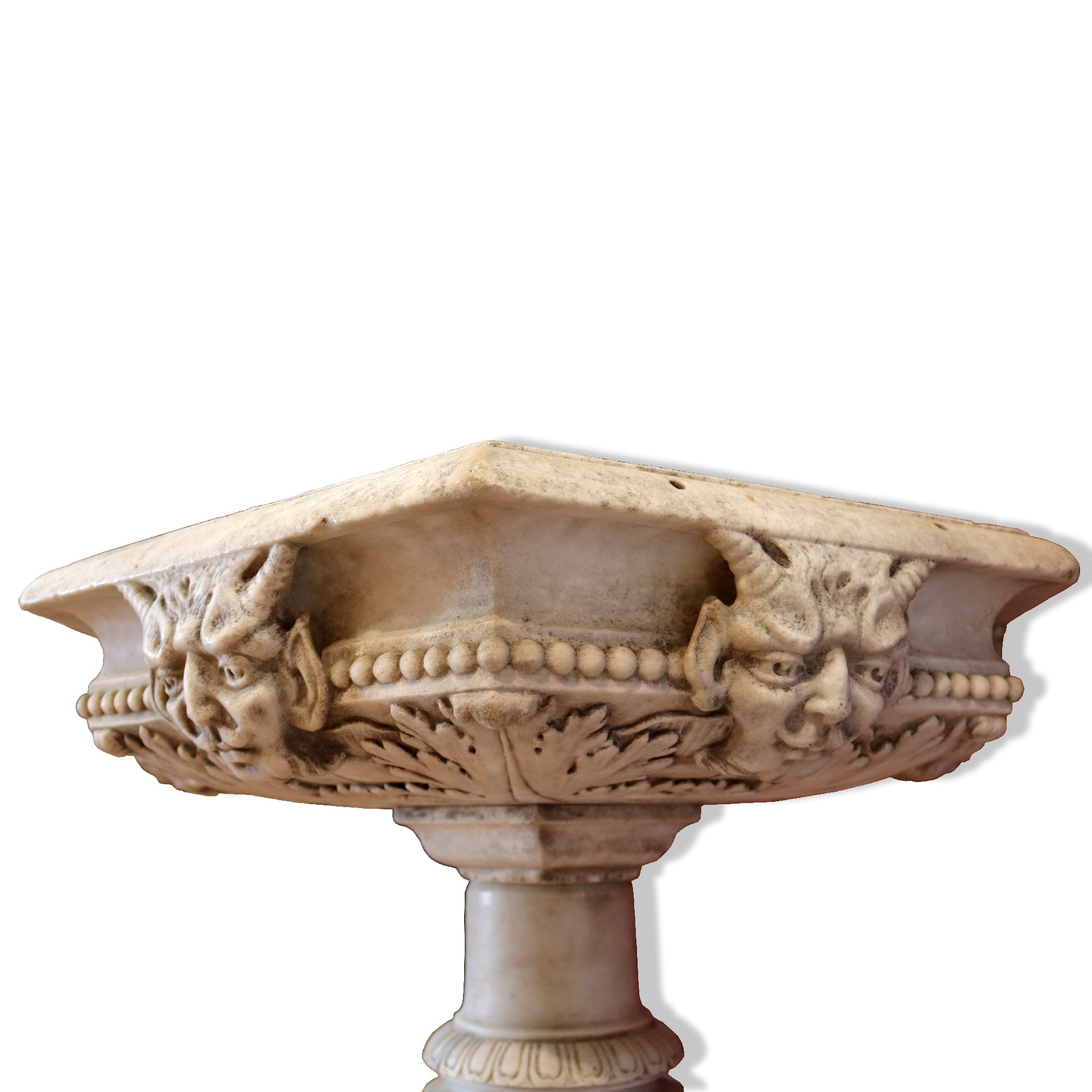 Antica fontana in marmo. Epoca 1700. - 1
