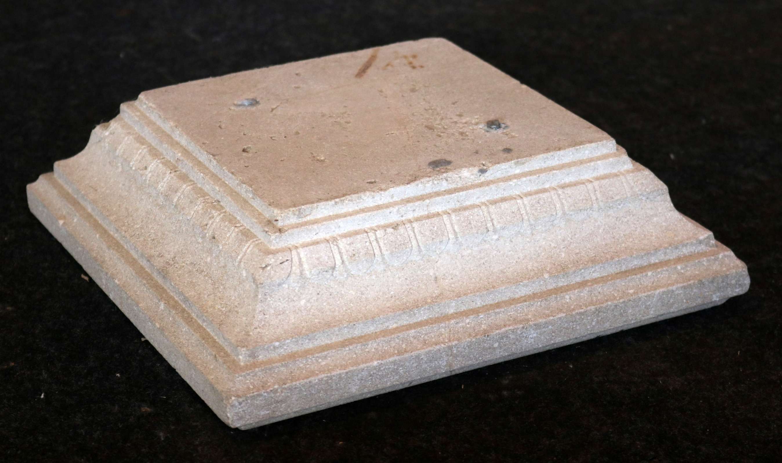 Antica basetta in pietra. Epoca 1800. - Capitelli basi per colonne - Architettura - Prodotti - Antichità Fiorillo