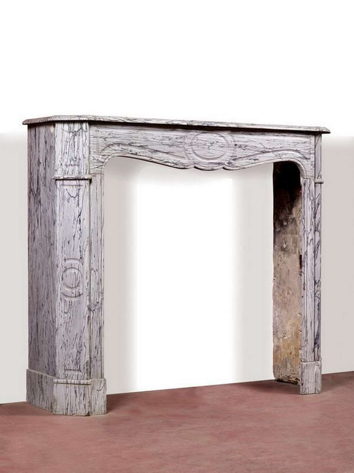 Camino in marmo Pompadeur, cm. 148x100 h. Epoca 1800 - Camini Antichi - Camini e Accessori - Prodotti - Antichità Fiorillo