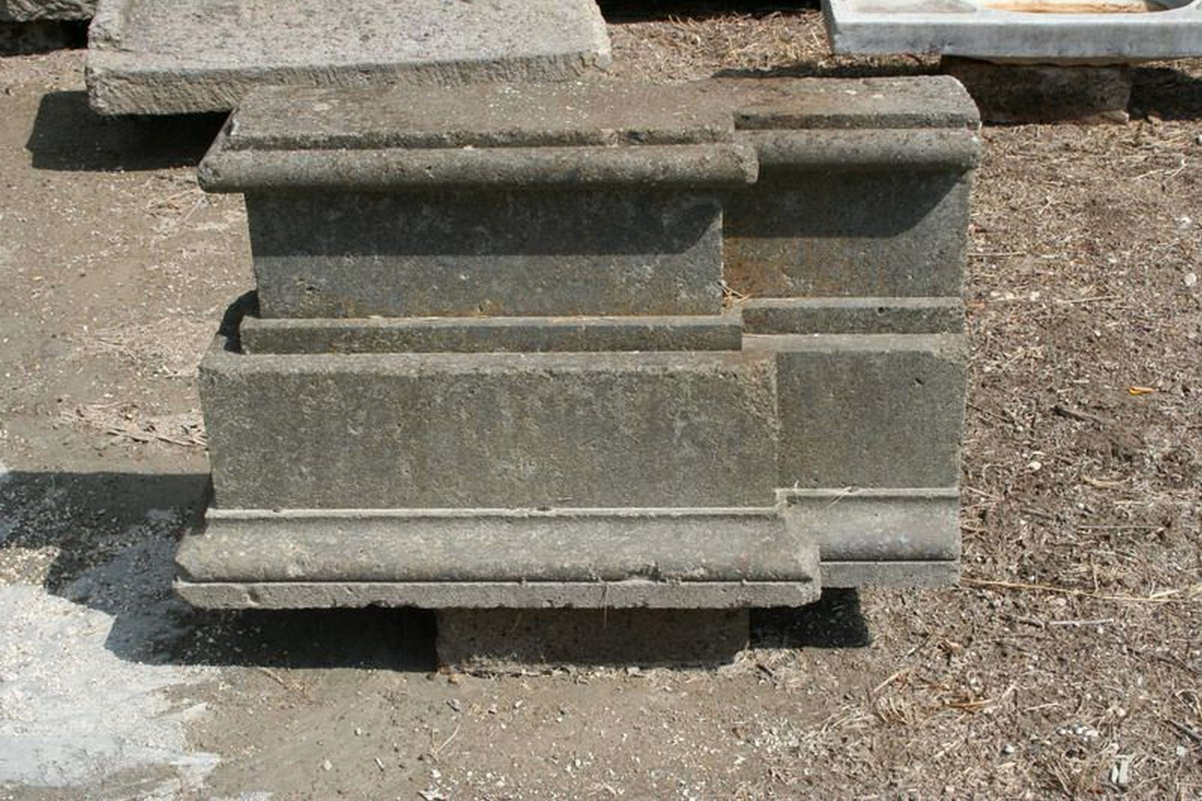 Base in pietra - Capitelli basi per colonne - Architettura - Prodotti - Antichità Fiorillo