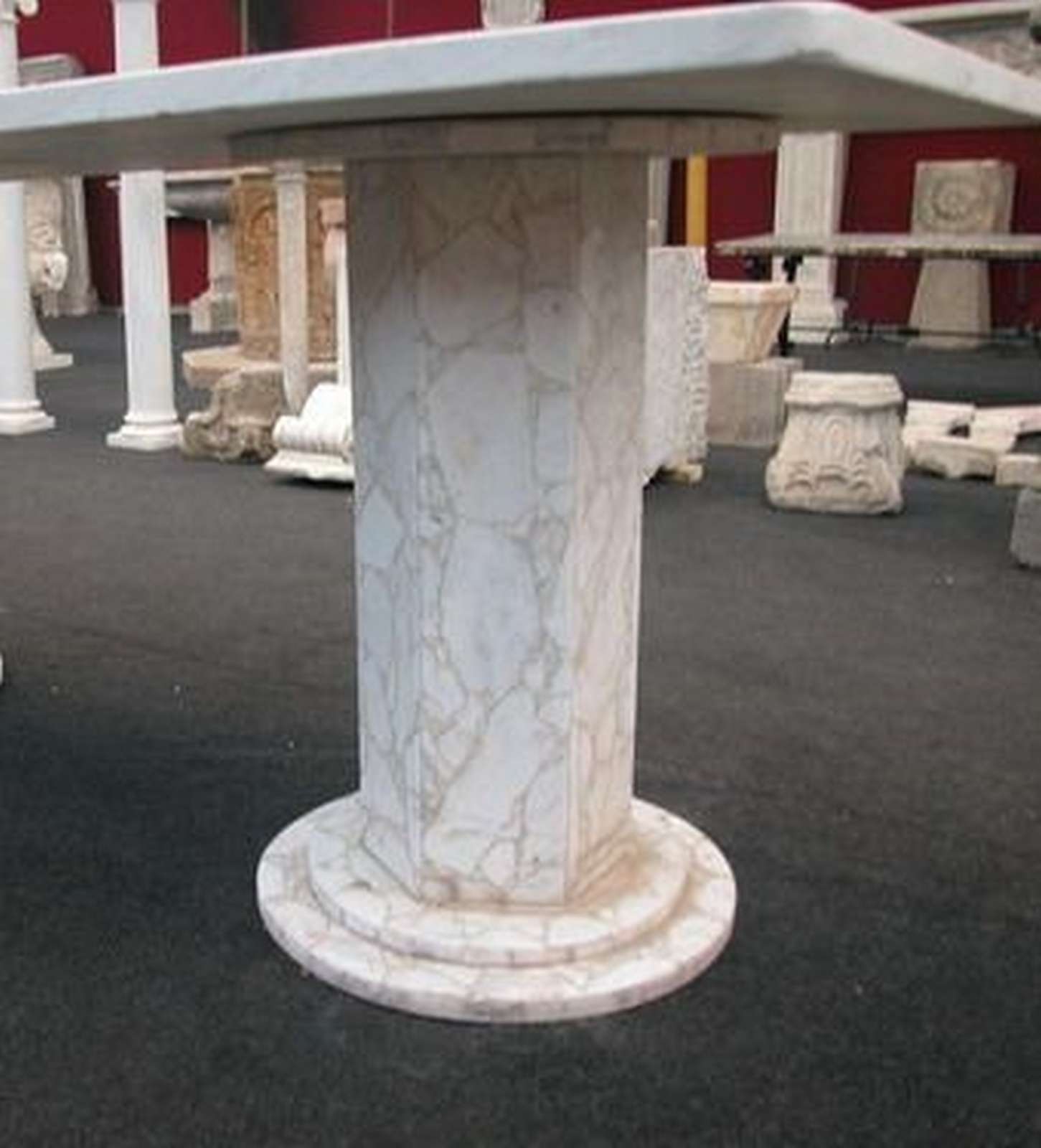 Base di marmo. - Tavoli in vari materiali - Tavoli e complementi - Prodotti - Antichità Fiorillo
