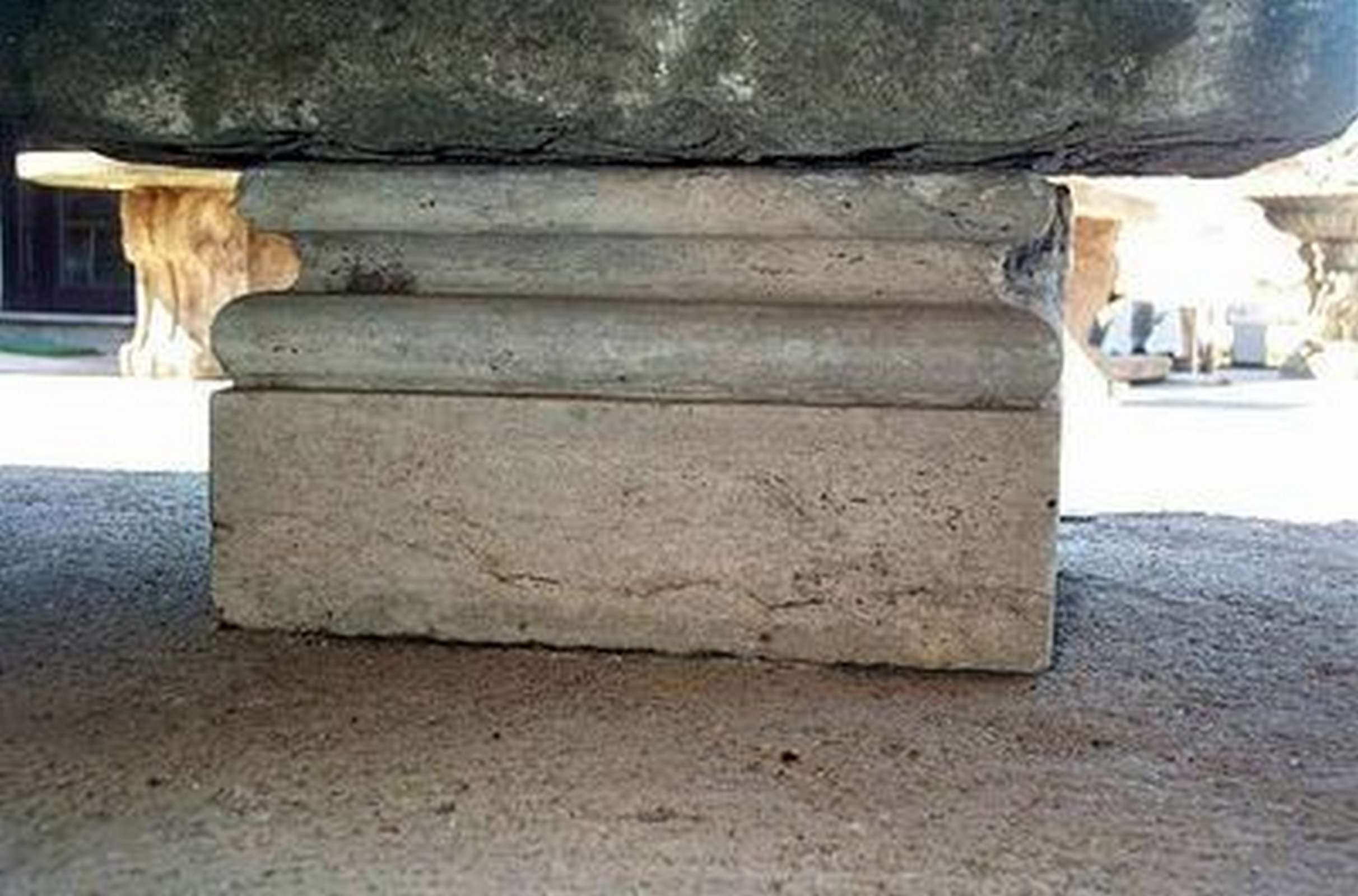 Base di marmo. - Capitelli basi per colonne - Architettura - Prodotti - Antichità Fiorillo