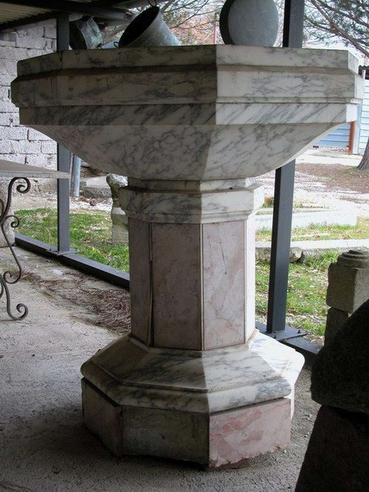 Fontana in marmo - 1