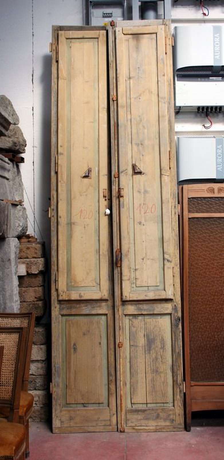 Antica porta a finestra in legno - 1
