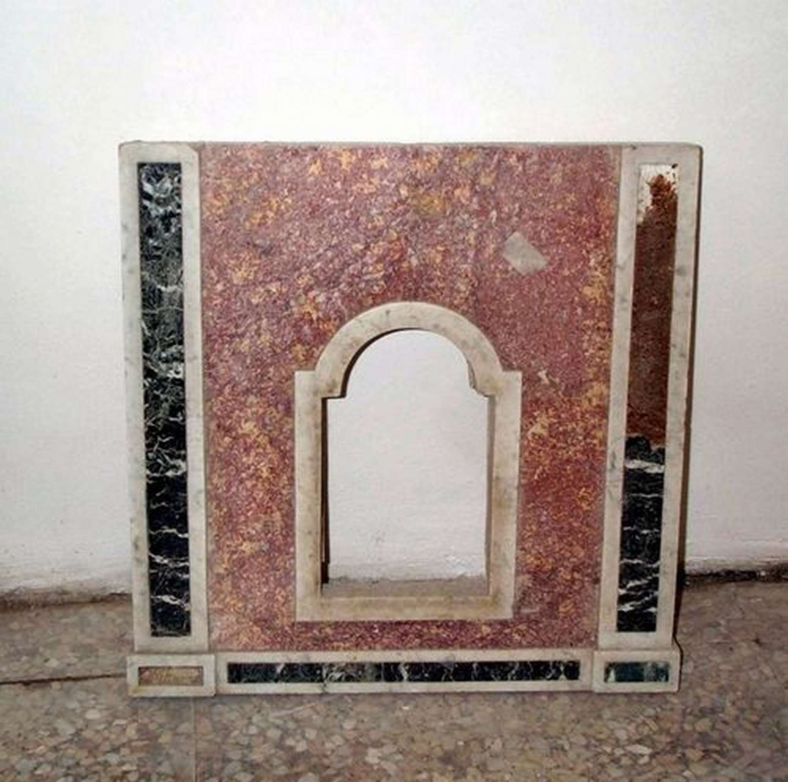 Antico tabernacolo in marmo. Epoca 1700. - 1