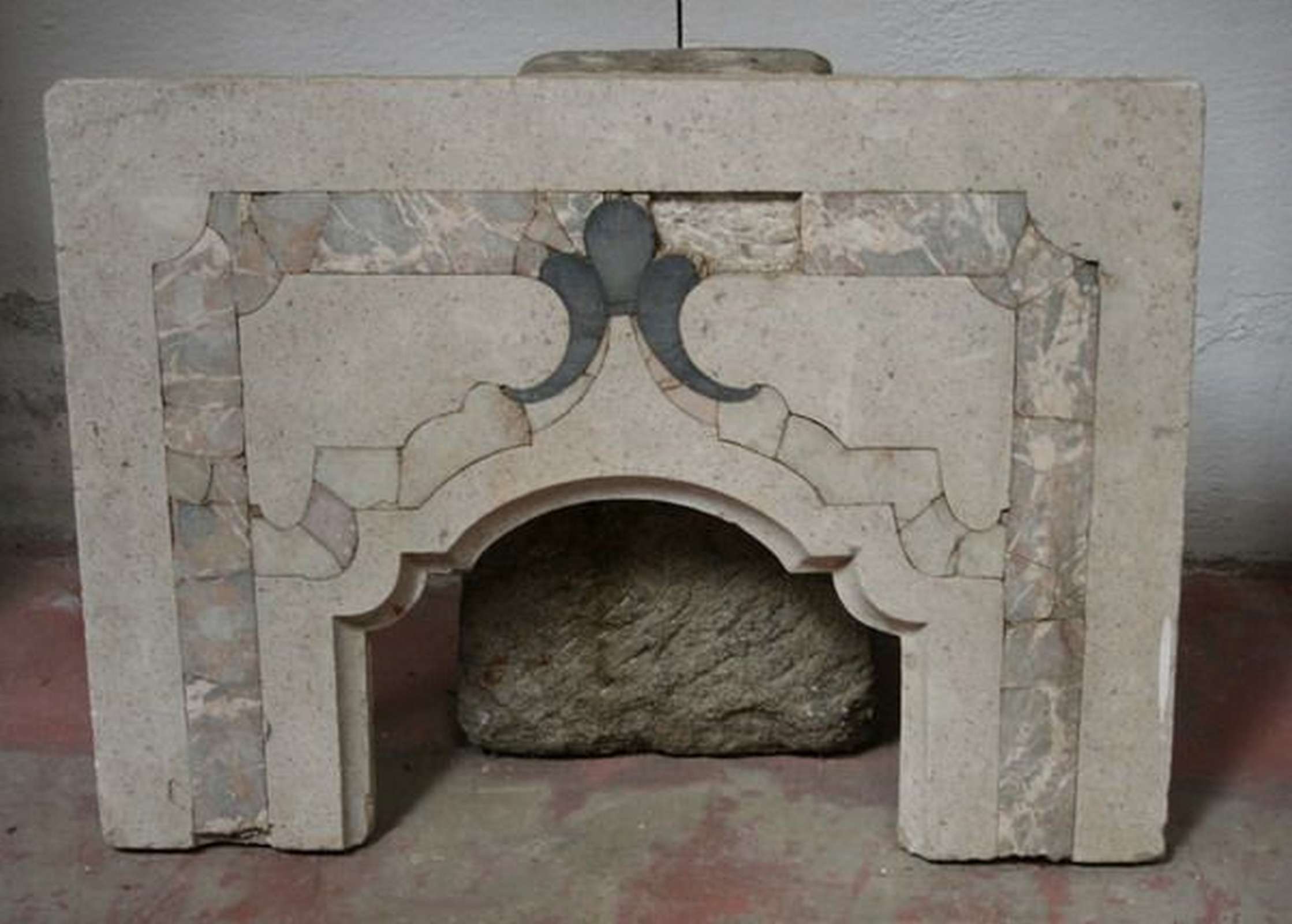 Frammento di antico tabernacolo in marmo. Epoca 1700. - 1