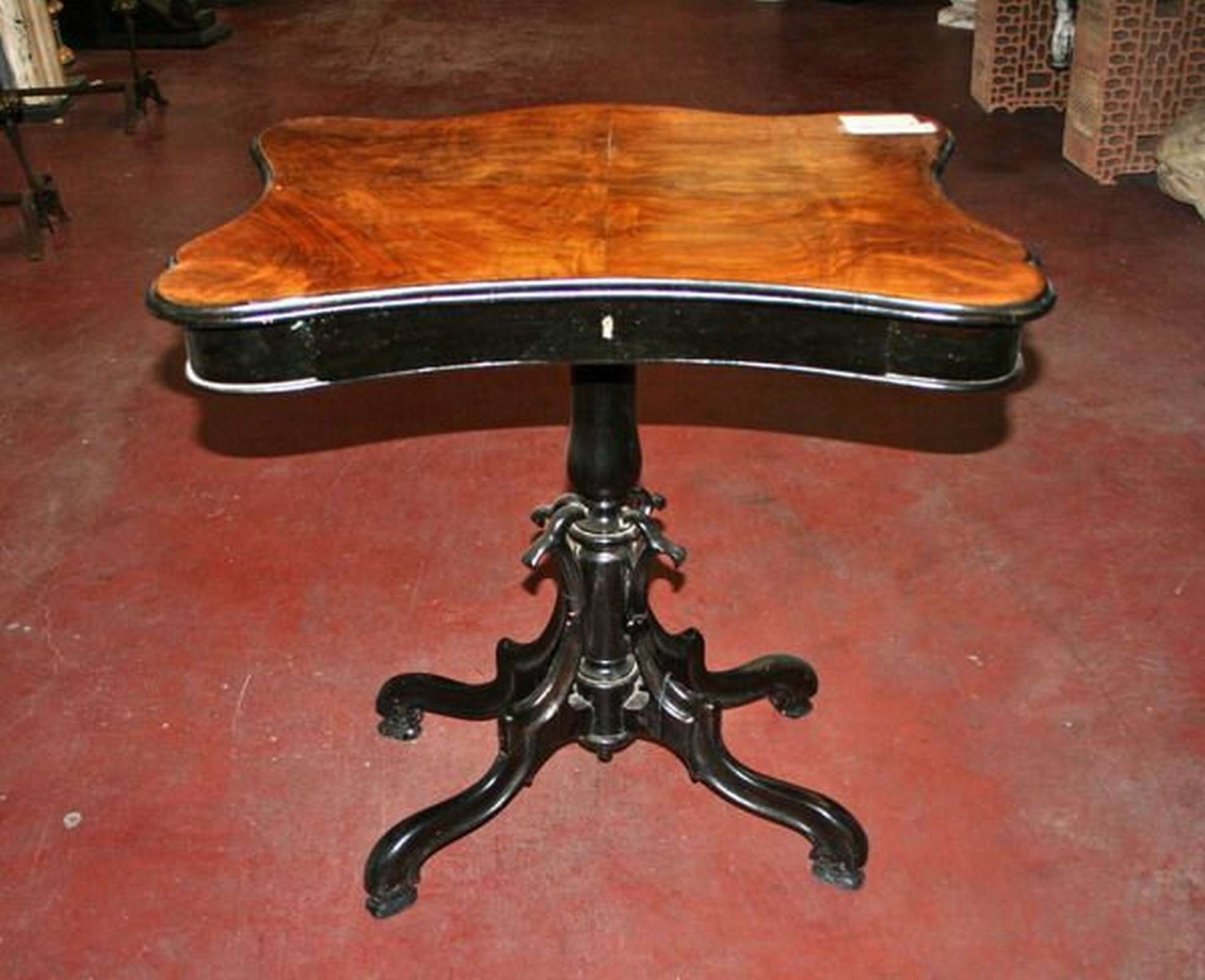 Antico tavolino in legno. Epoca 1800. - 1