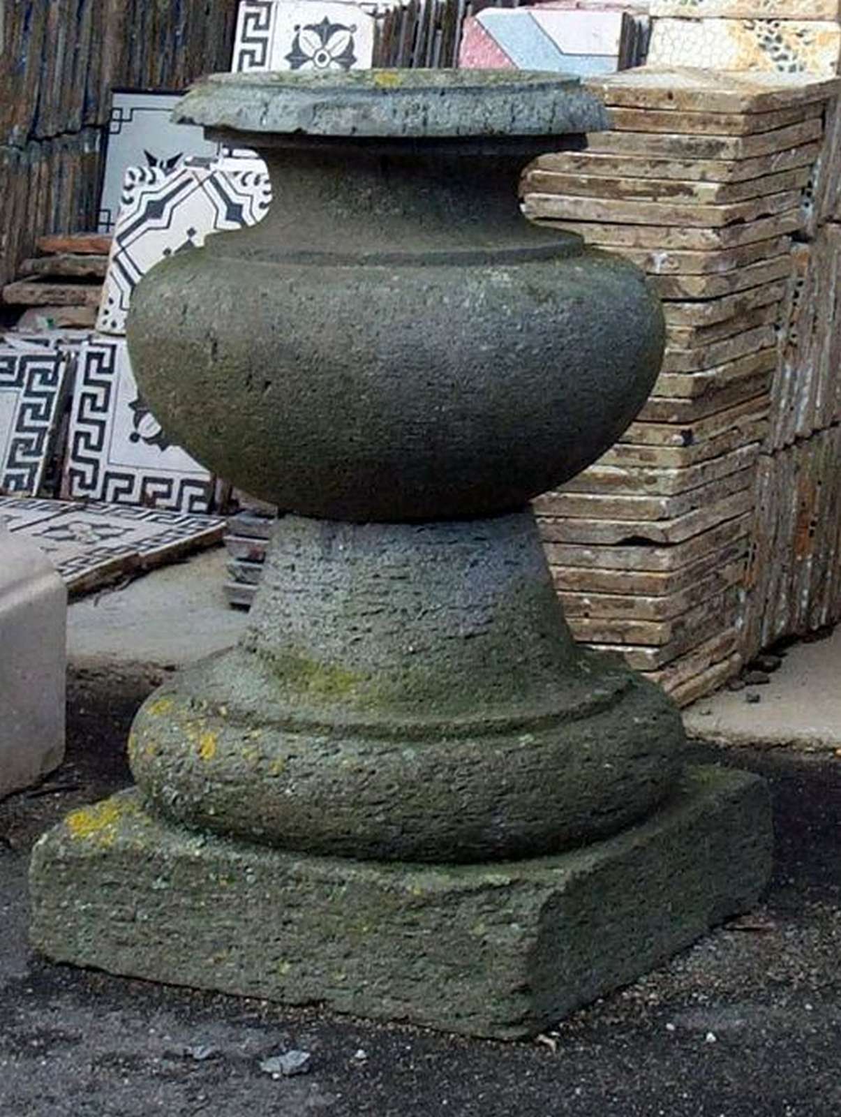 Antico vaso in pietra. Epoca 1800. - 1