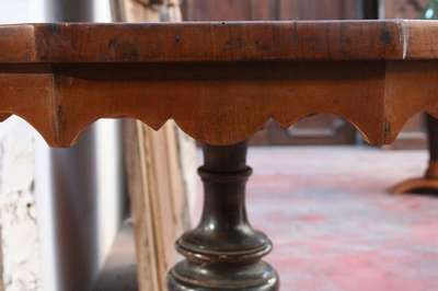 Tavolo antico in legno. Epoca 1800. 