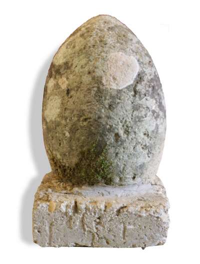 Antico elemento in pietra. Epoca 1400. 