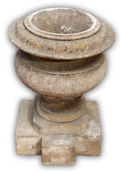Antico vaso baccellato in pietra. 