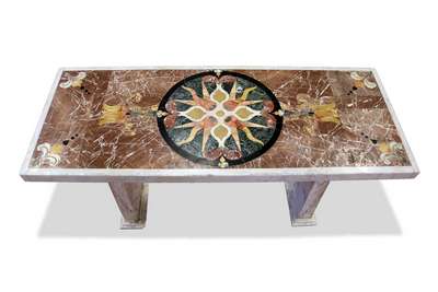 Antico tavolo in marmo. Epoca 1700. 