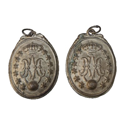 Coppia di antichi medaglioni ex voto. Epoca 1700. 