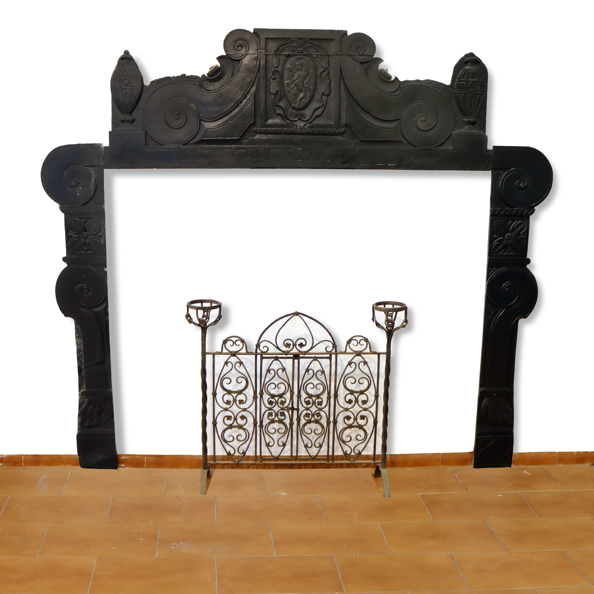 Antique stone fireplace, 248x218 cm h. Period 1500. - 1