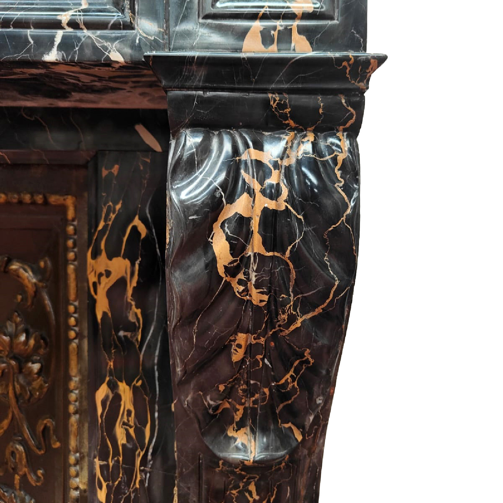 Camino antico in marmo cm.165x108h. - 1