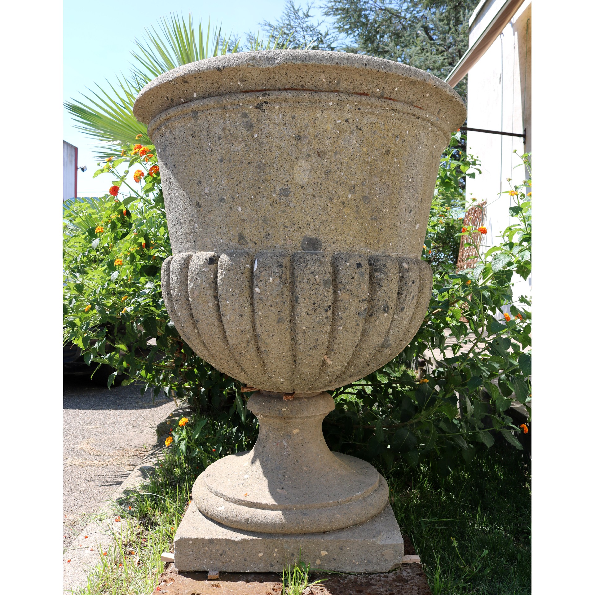 Vaso antico in pietra. - Orci Vasi e Mortai - Arredo Giardino - Prodotti - Antichità Fiorillo