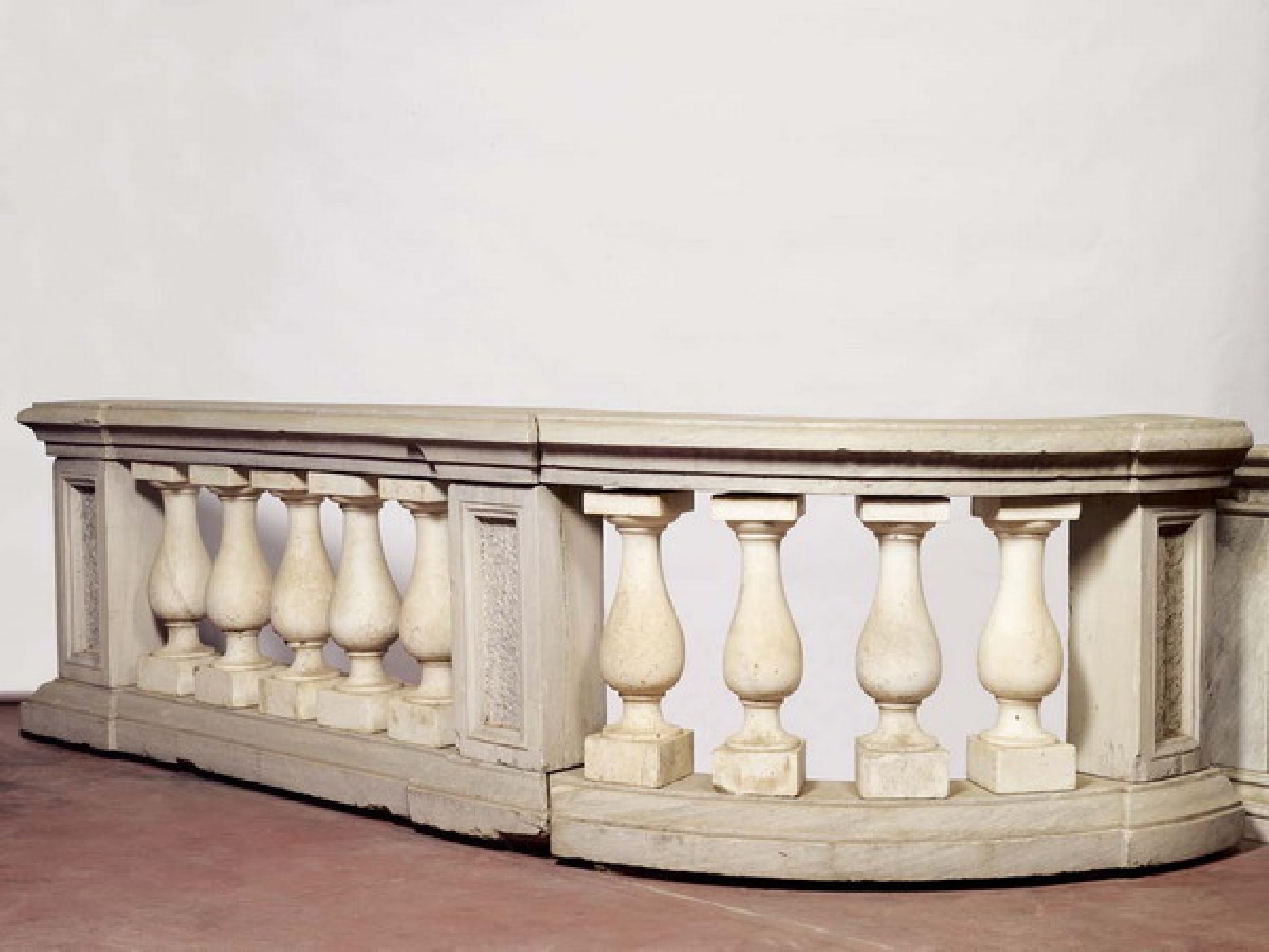 Antica coppia di balaustre in marmo.  - Balaustre antiche - Architettura - Prodotti - Antichità Fiorillo