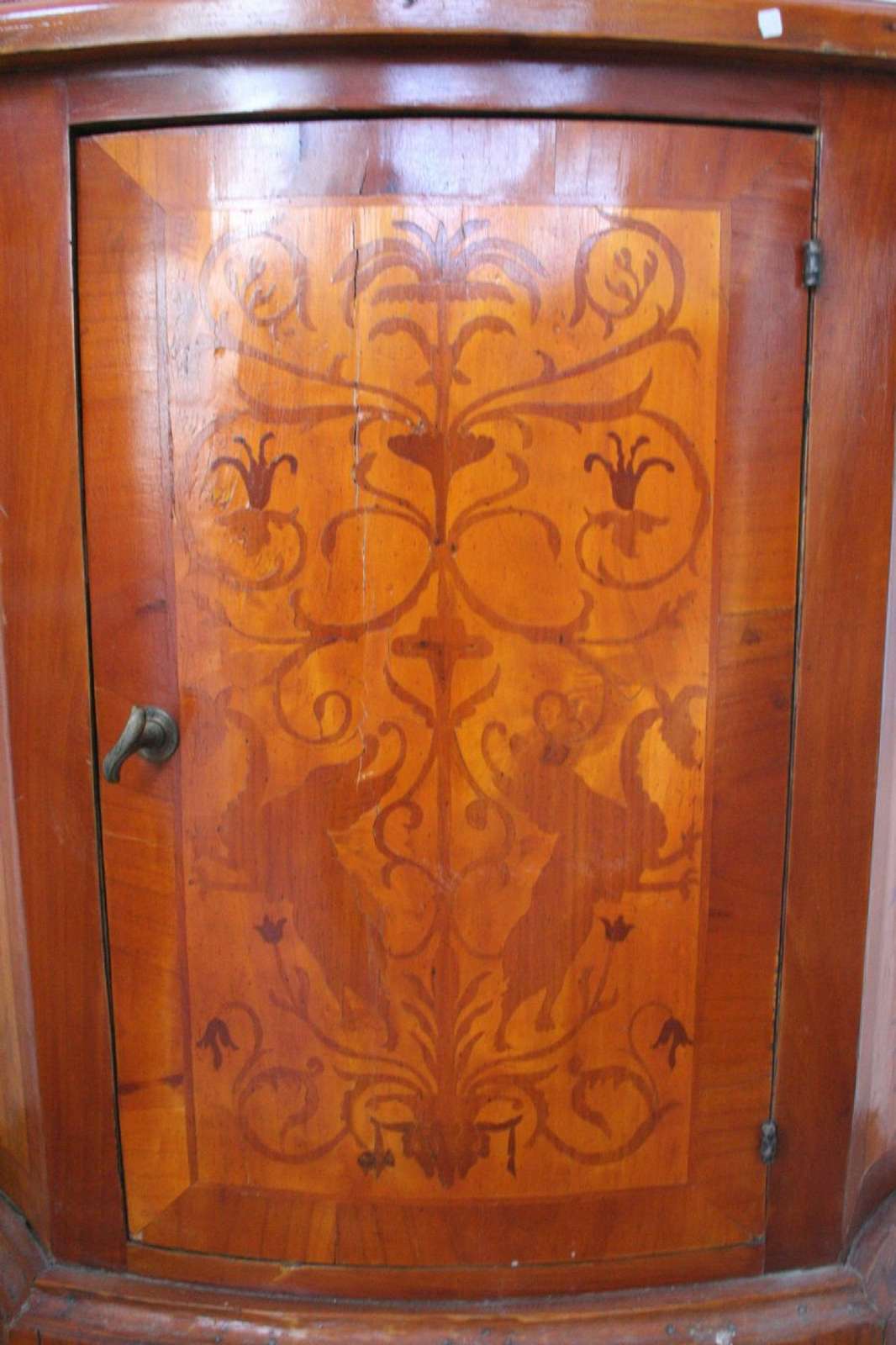 Angoliera intarsiata in legno. Epoca 1800. - 1