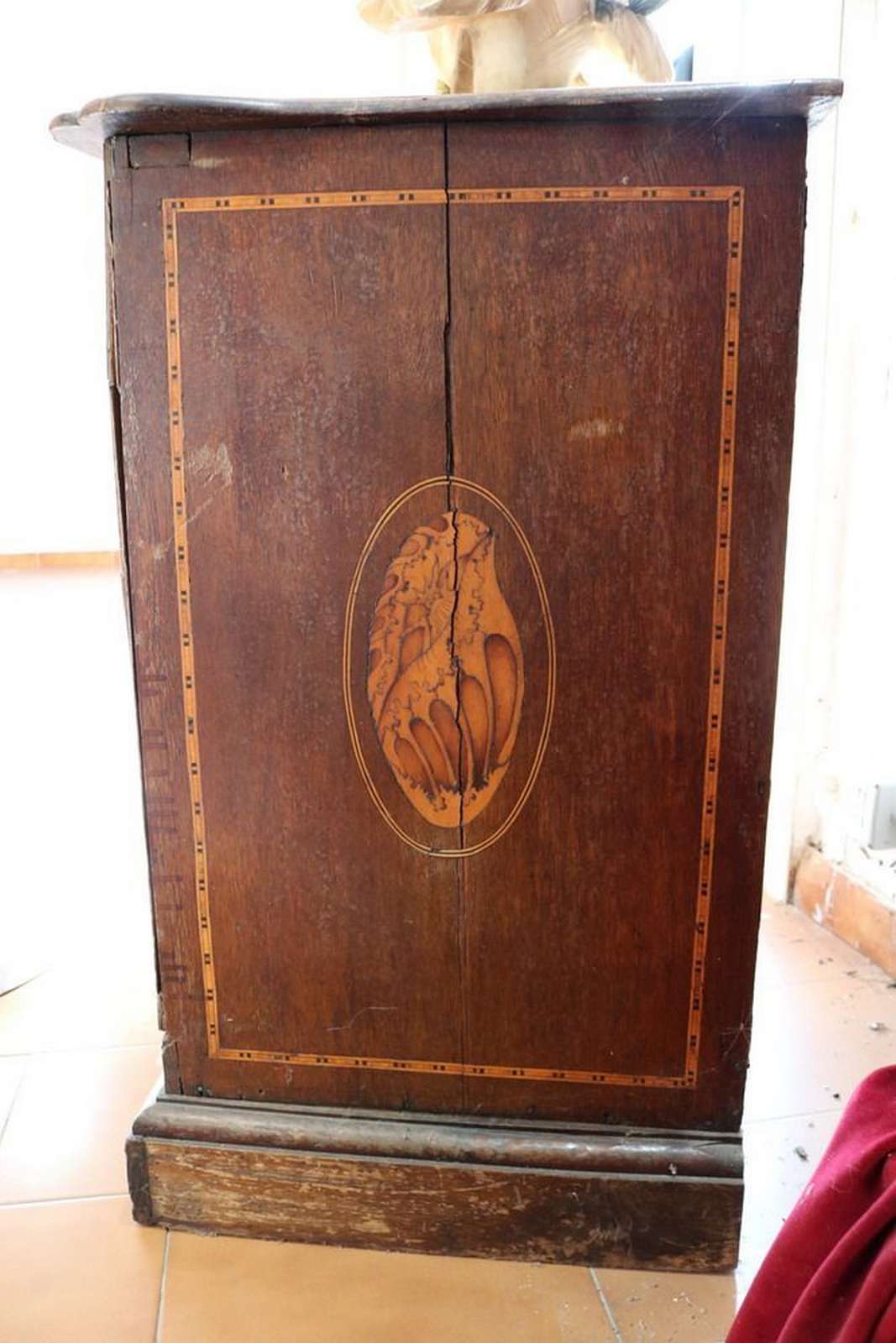 Comoncino in legno di noce. Epoca 1800. - 1