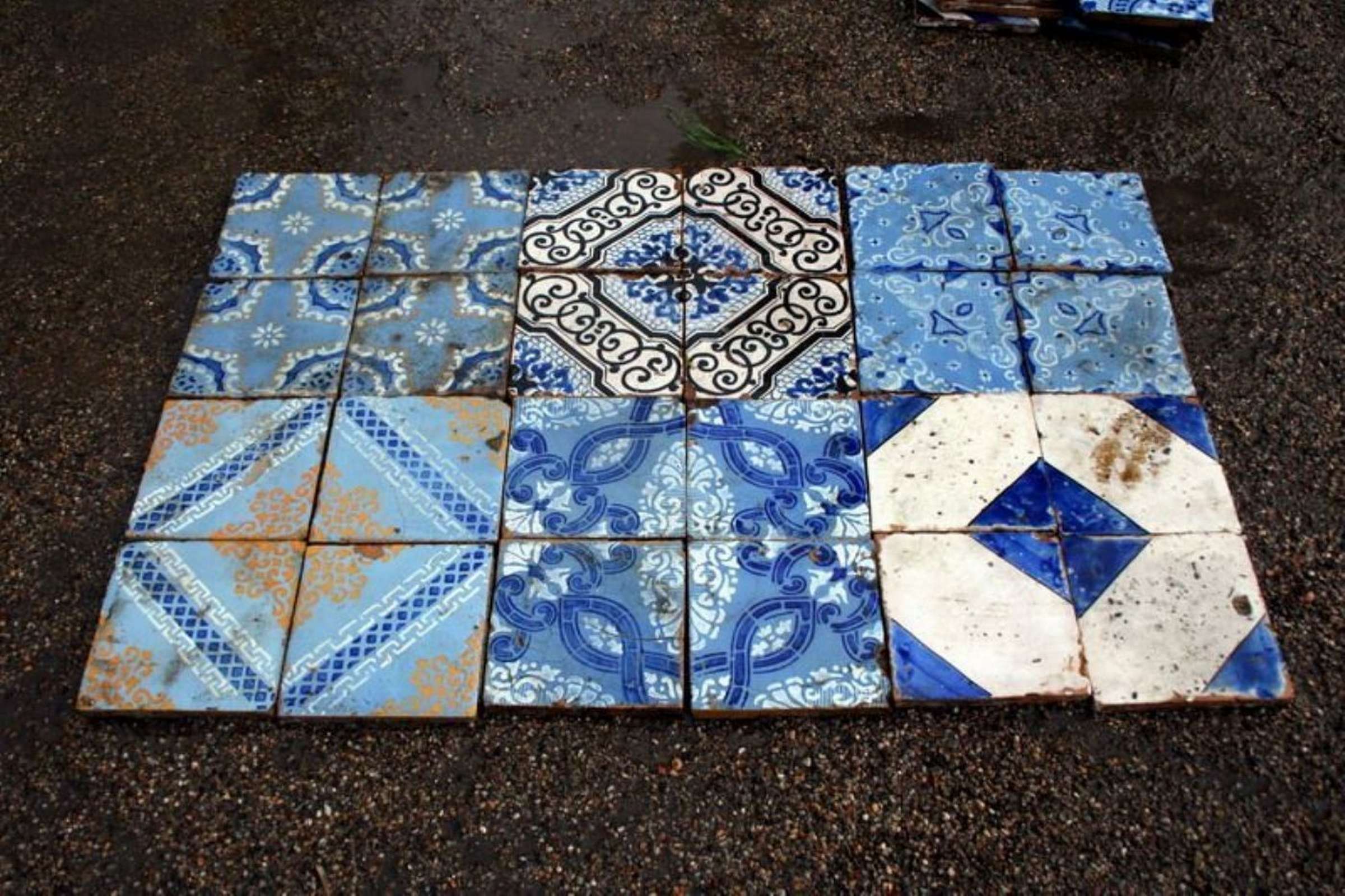 Esempio composizione di pavimenti in maiolica. - Maioliche Antiche - Pavimentazioni Antiche - Prodotti - Antichità Fiorillo