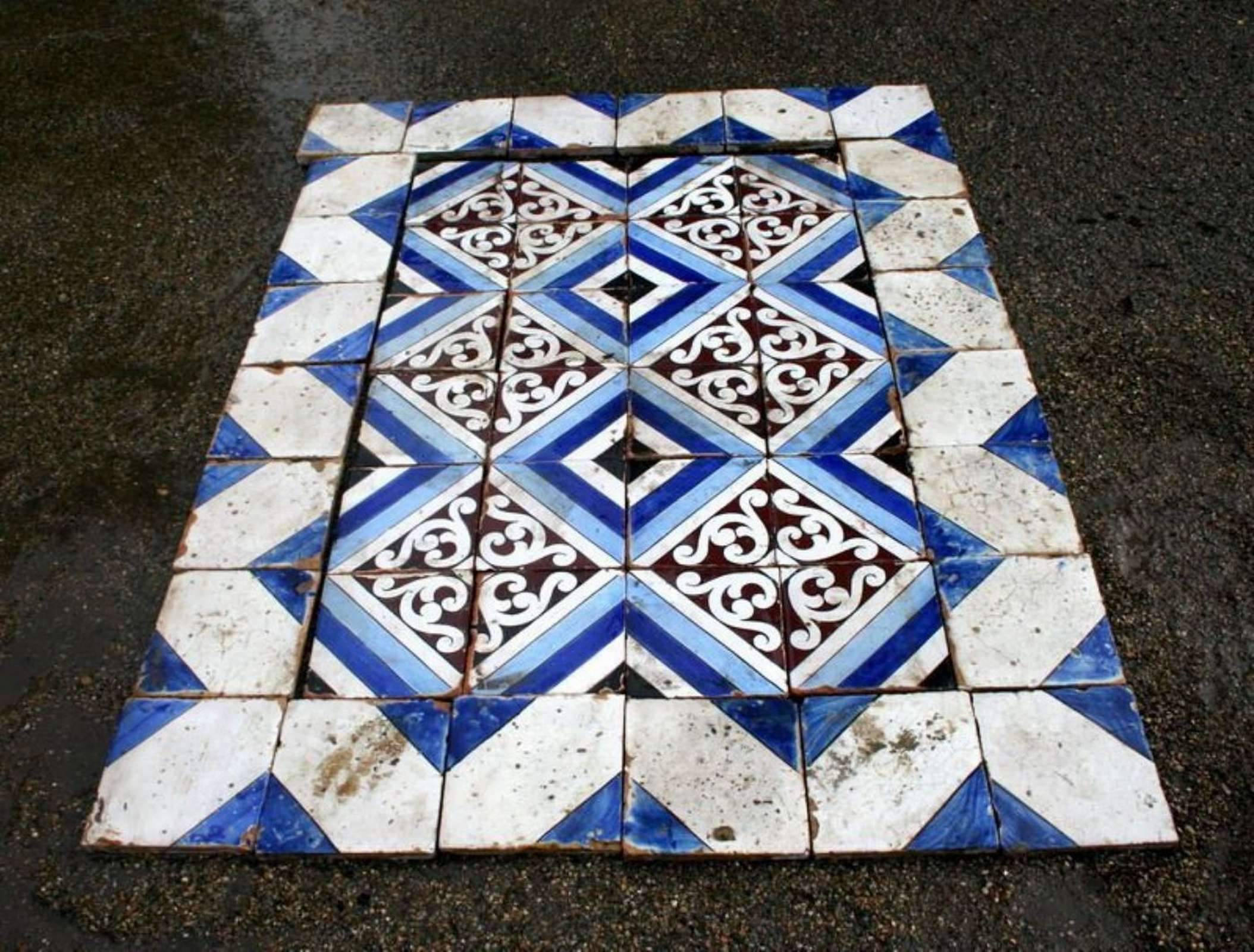 Esempio composizione di pavimenti in maiolica. - 1