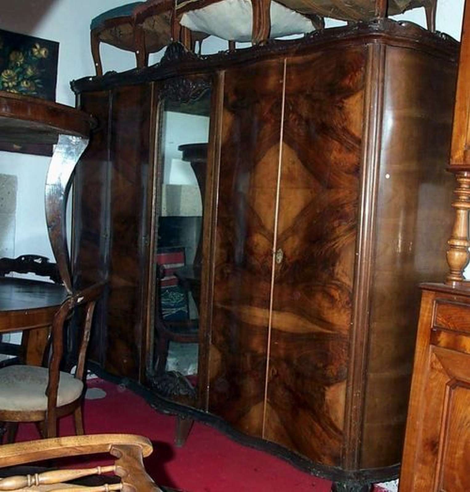 Armadio impiallacciato in legno - Armadi d'Epoca - Mobili antichi - Prodotti - Antichità Fiorillo