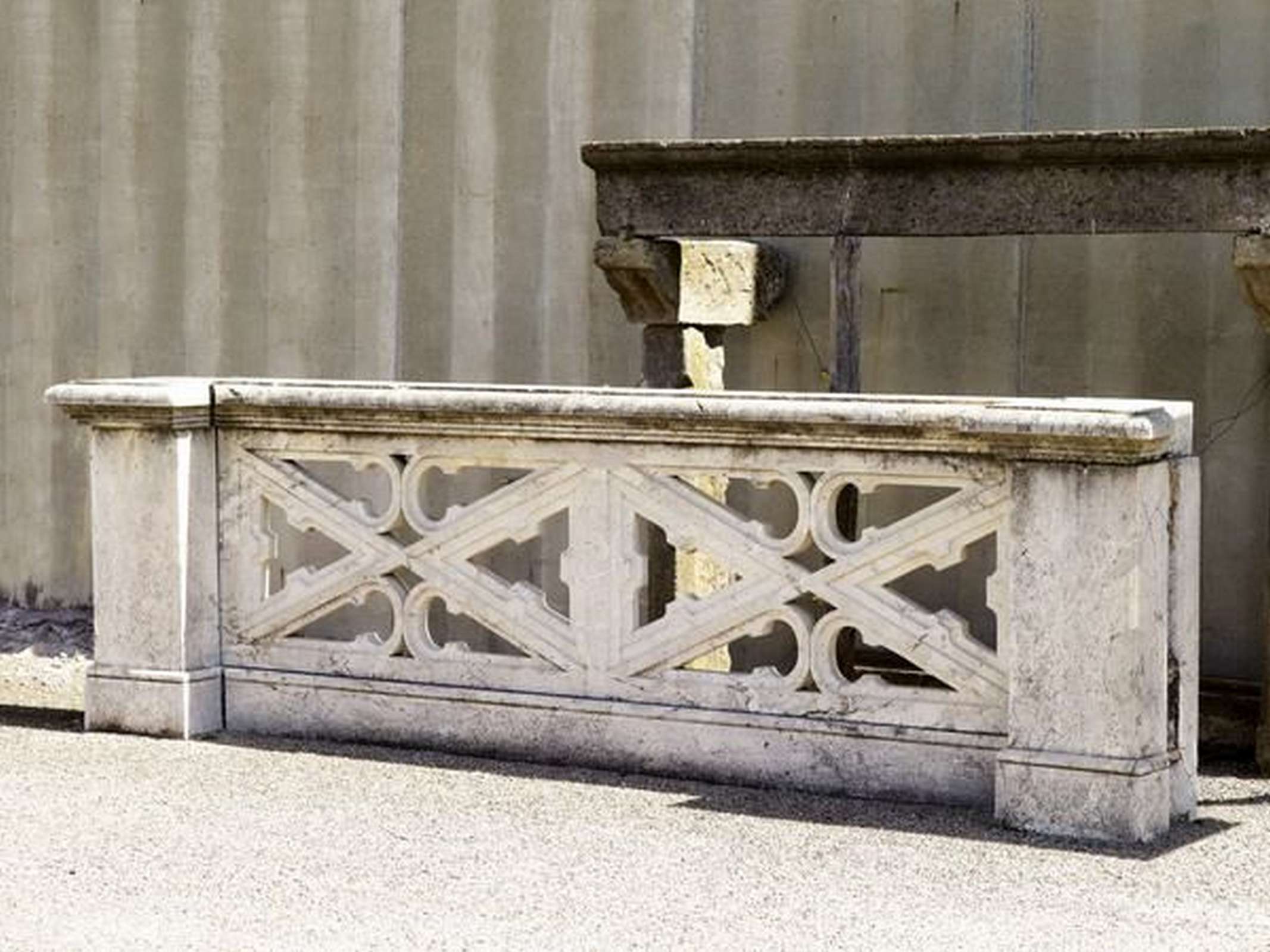 Coppia di antiche balaustre in marmo. Epoca primi 1900. - 1