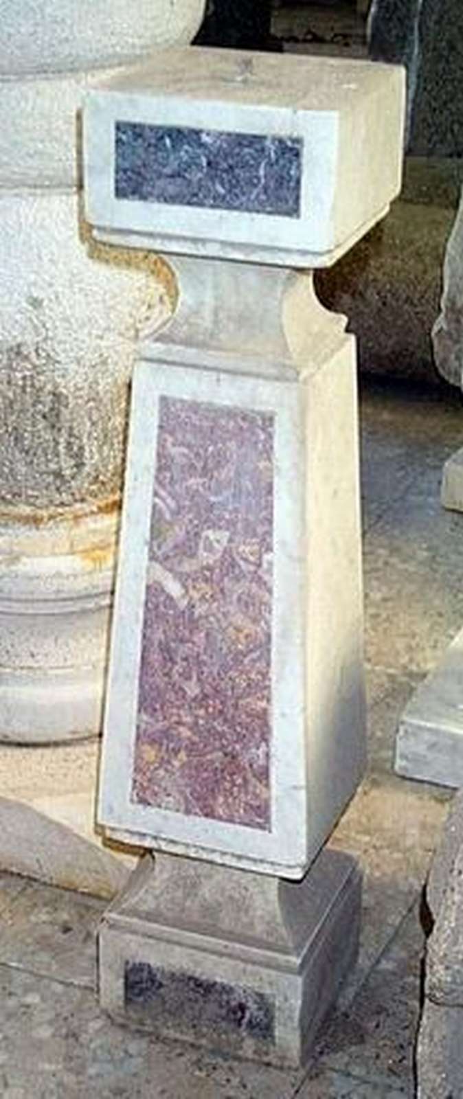 Balaustrino in marmo - Balaustre antiche - Architettura - Prodotti - Antichità Fiorillo