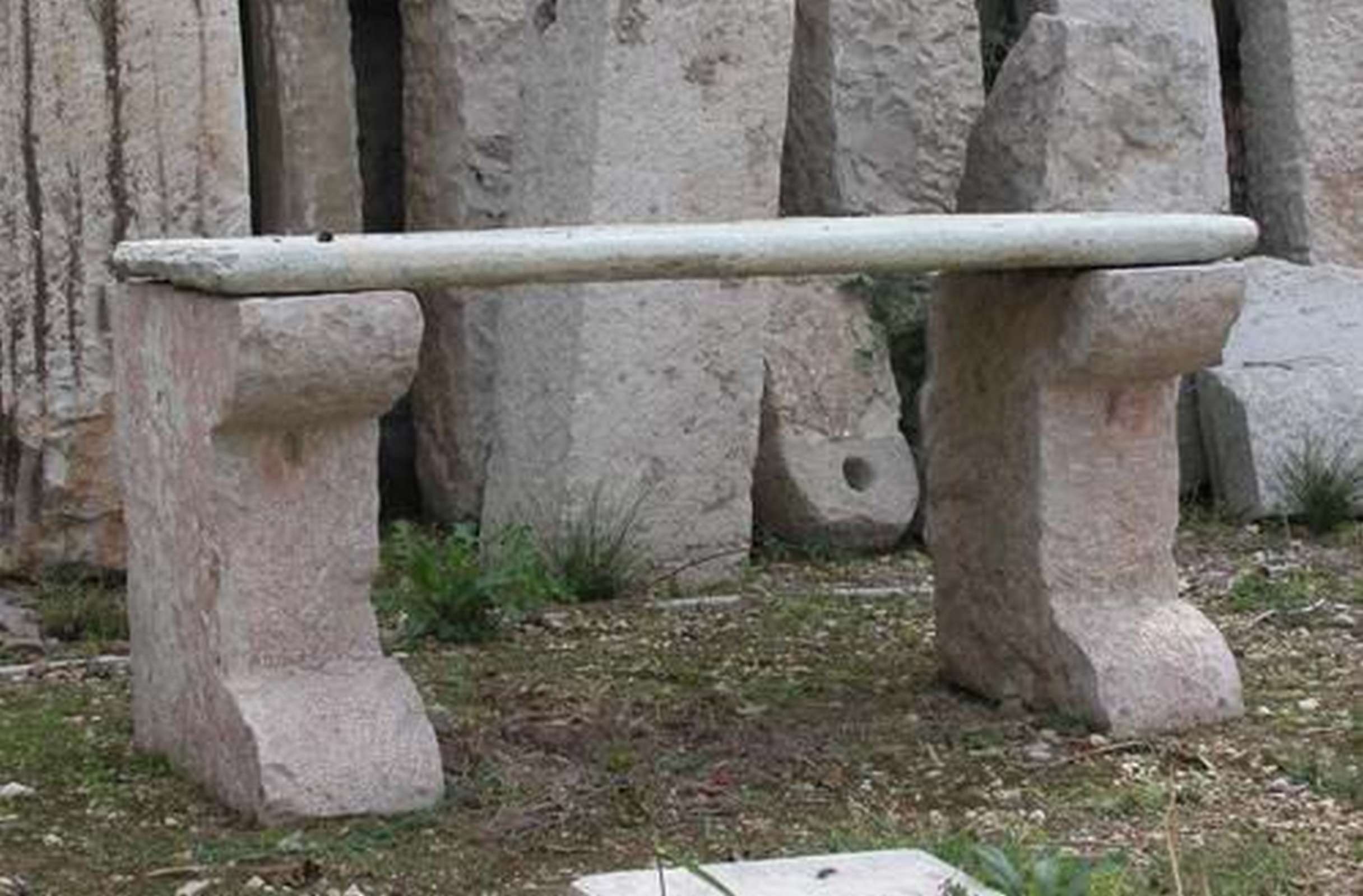 Basi in pietra - Mensole antiche - Architettura - Prodotti - Antichità Fiorillo