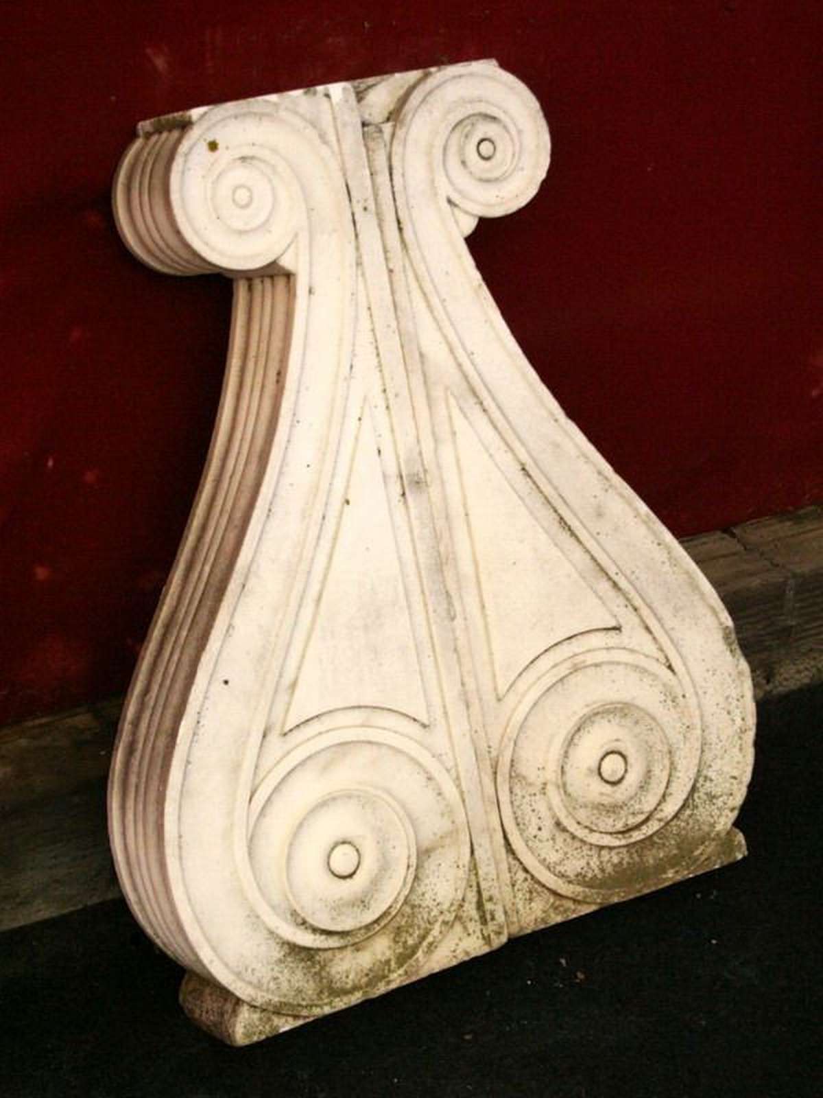 Coppia di antiche basi in marmo. Epoca 1800. - Tavoli in vari materiali - Tavoli e complementi - Prodotti - Antichità Fiorillo