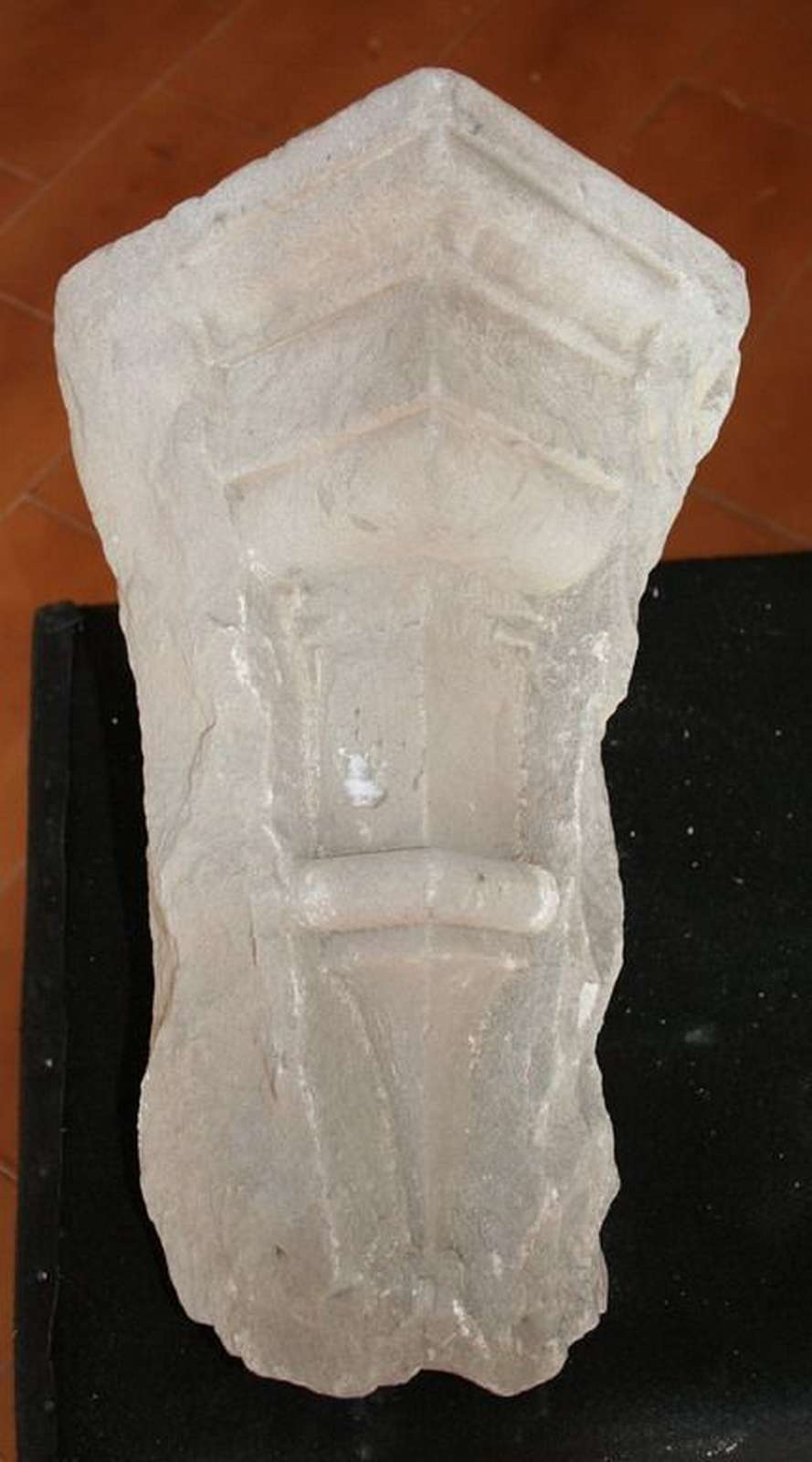 Antico capitello in pietra. Epoca 1400. - Capitelli basi per colonne - Architettura - Prodotti - Antichità Fiorillo