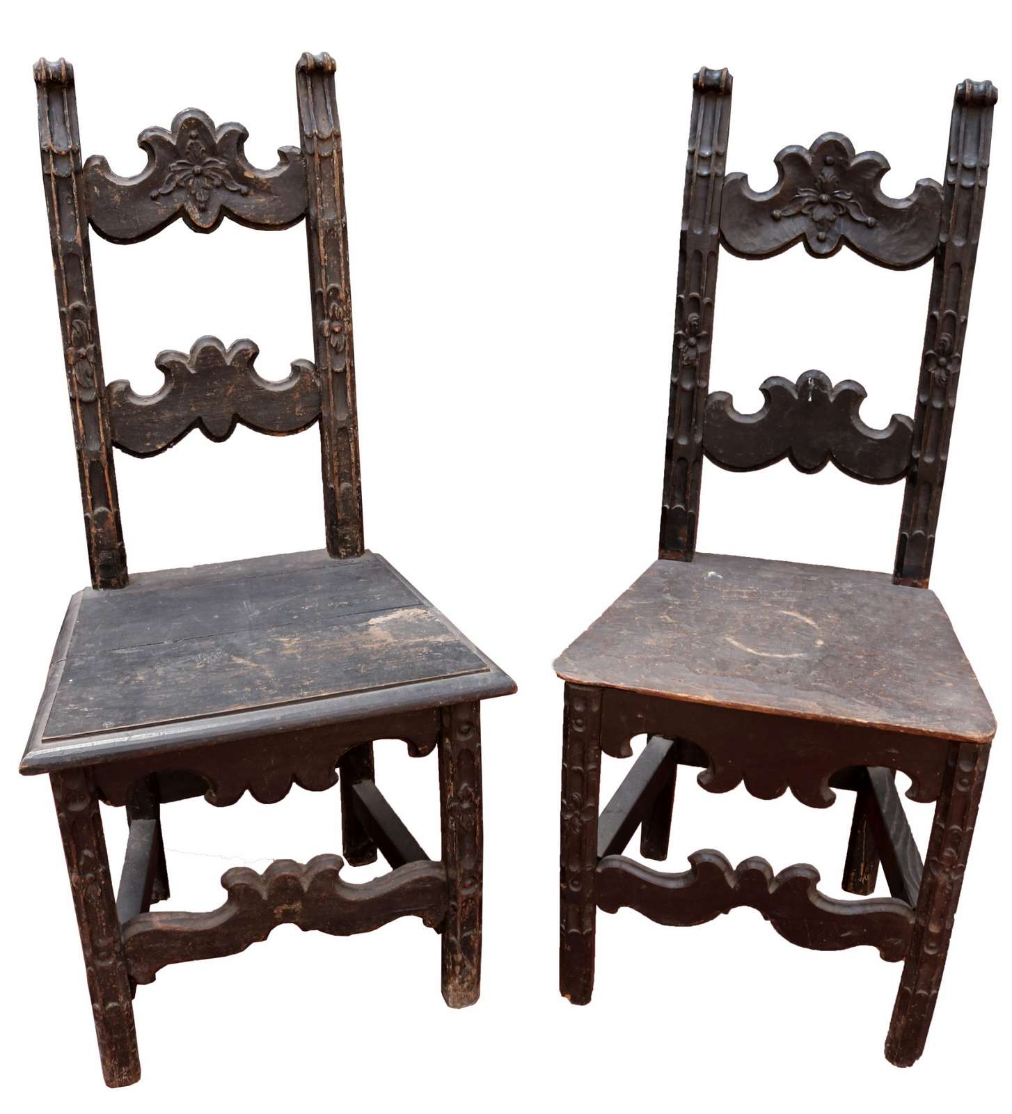 Coppia di antiche sedie in legno. Epoca 1600. - 1