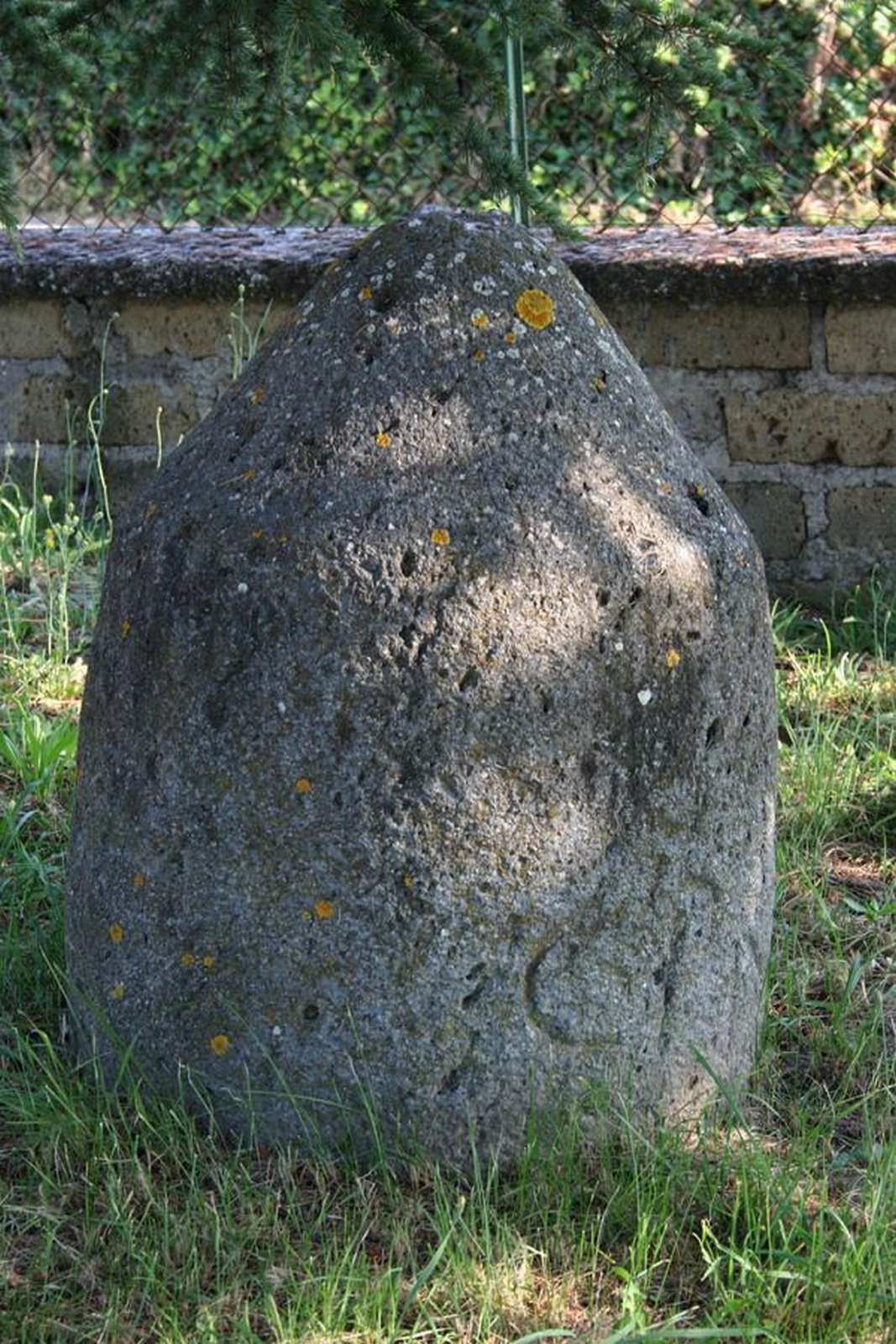 Parte di macina in pietra - Macine - Arredo Giardino - Prodotti - Antichità Fiorillo