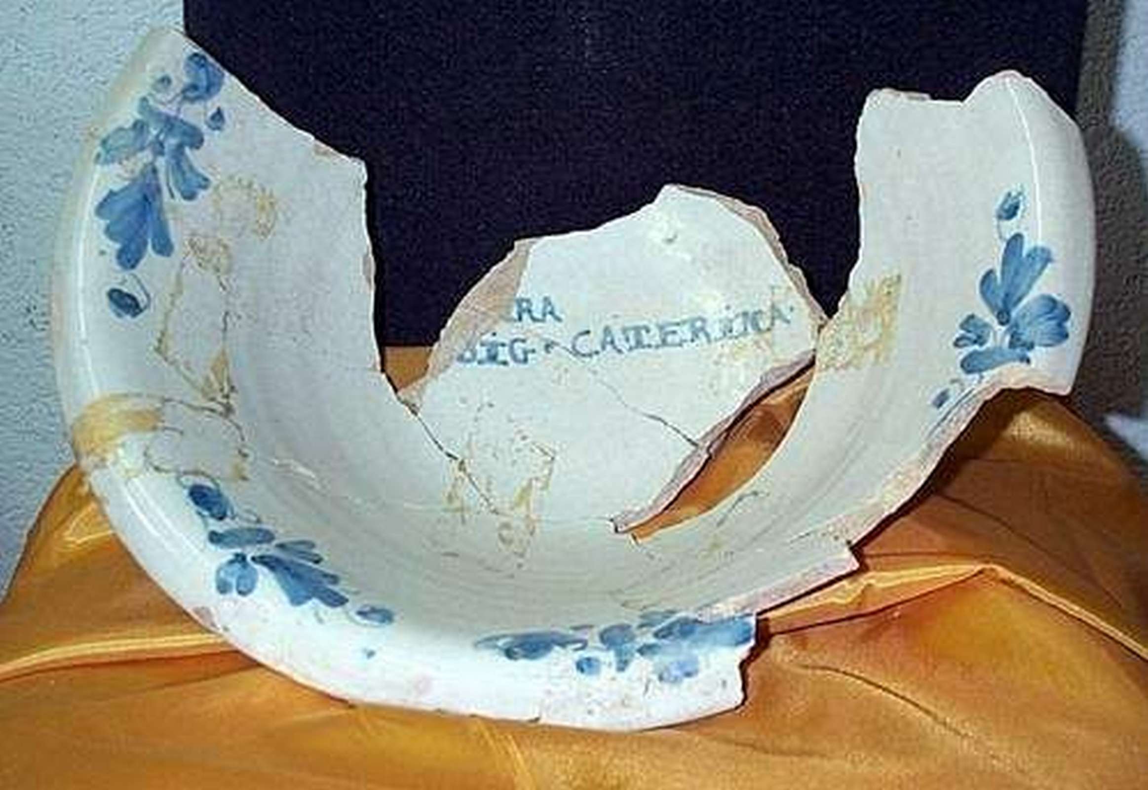 Antico frammento in maiolica - Ceramiche - Oggettistica - Prodotti - Antichità Fiorillo