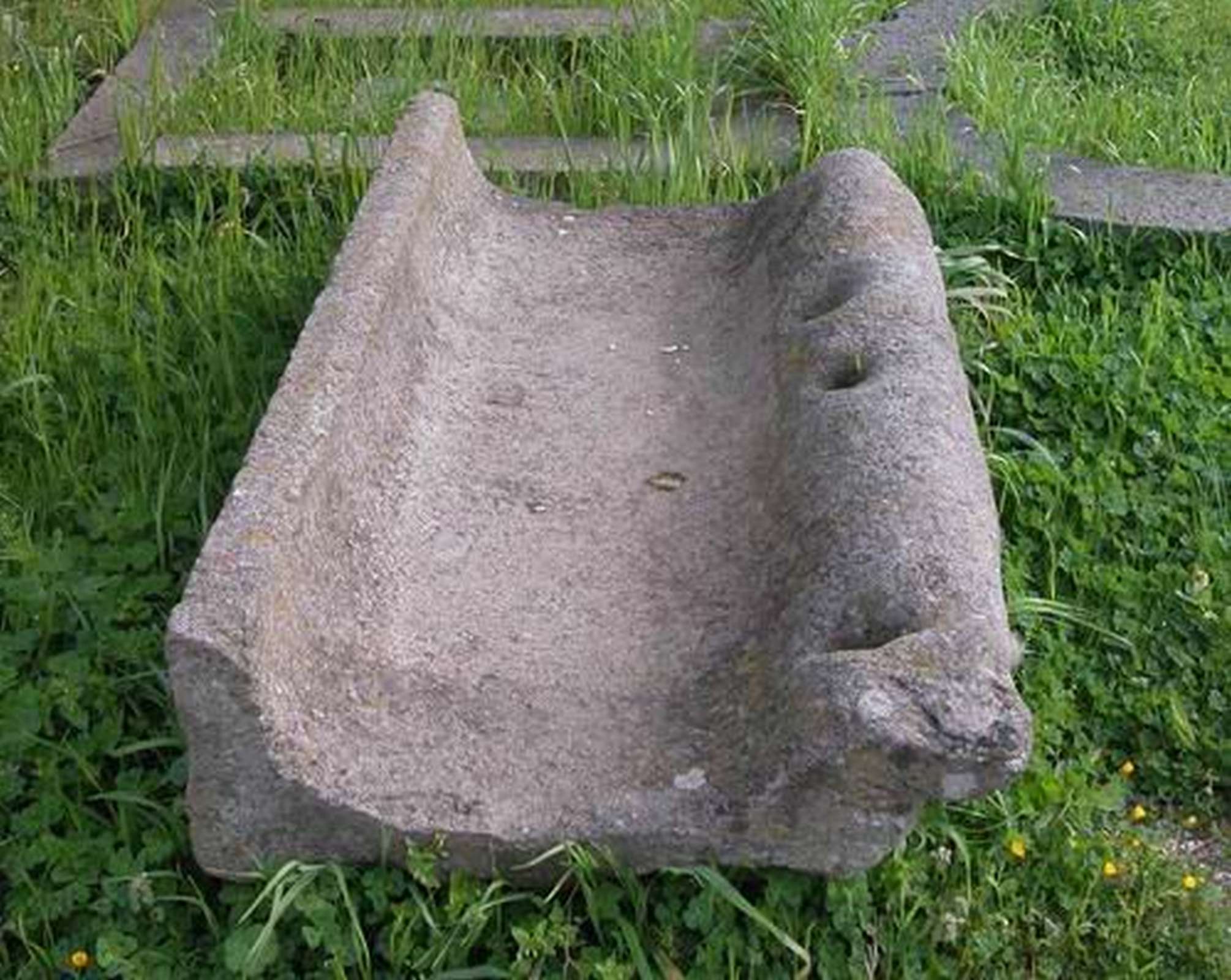 Antica mangiatoia in pietra - Vasche - Arredo Giardino - Prodotti - Antichità Fiorillo