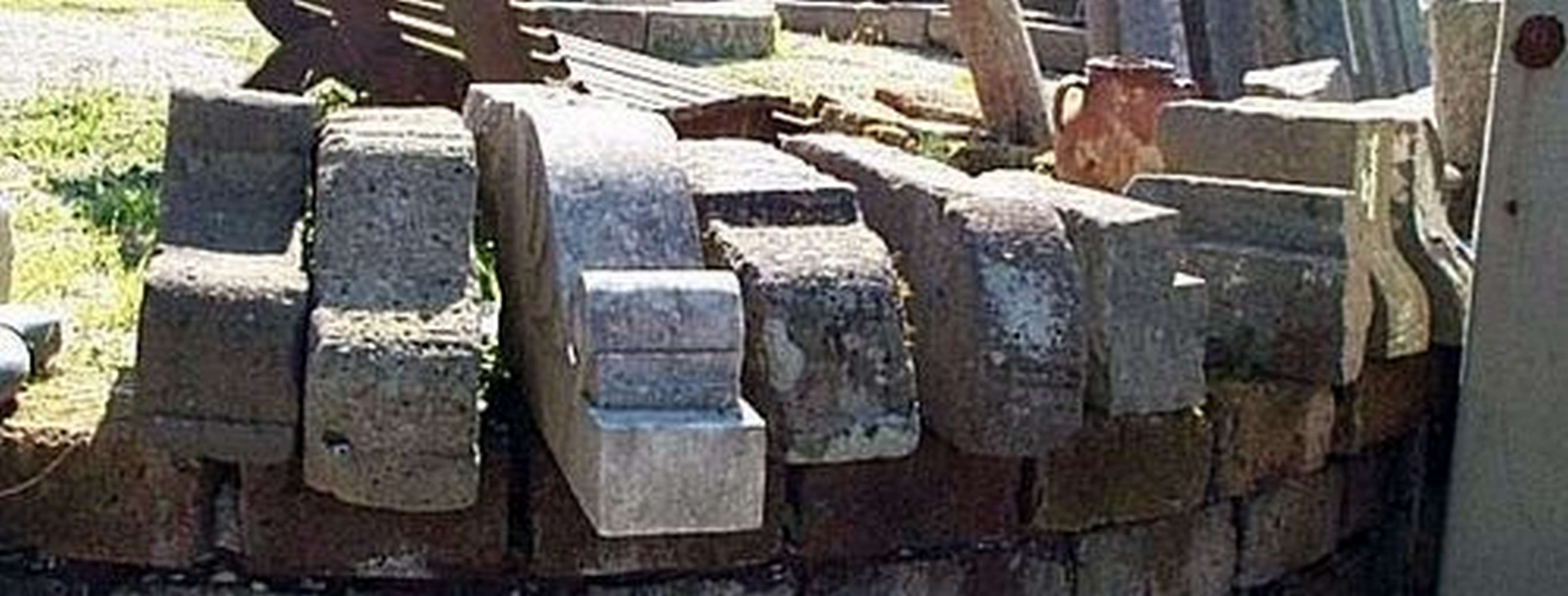 Nr. 5 mensole varie in pietra - Mensole antiche - Architettura - Prodotti - Antichità Fiorillo