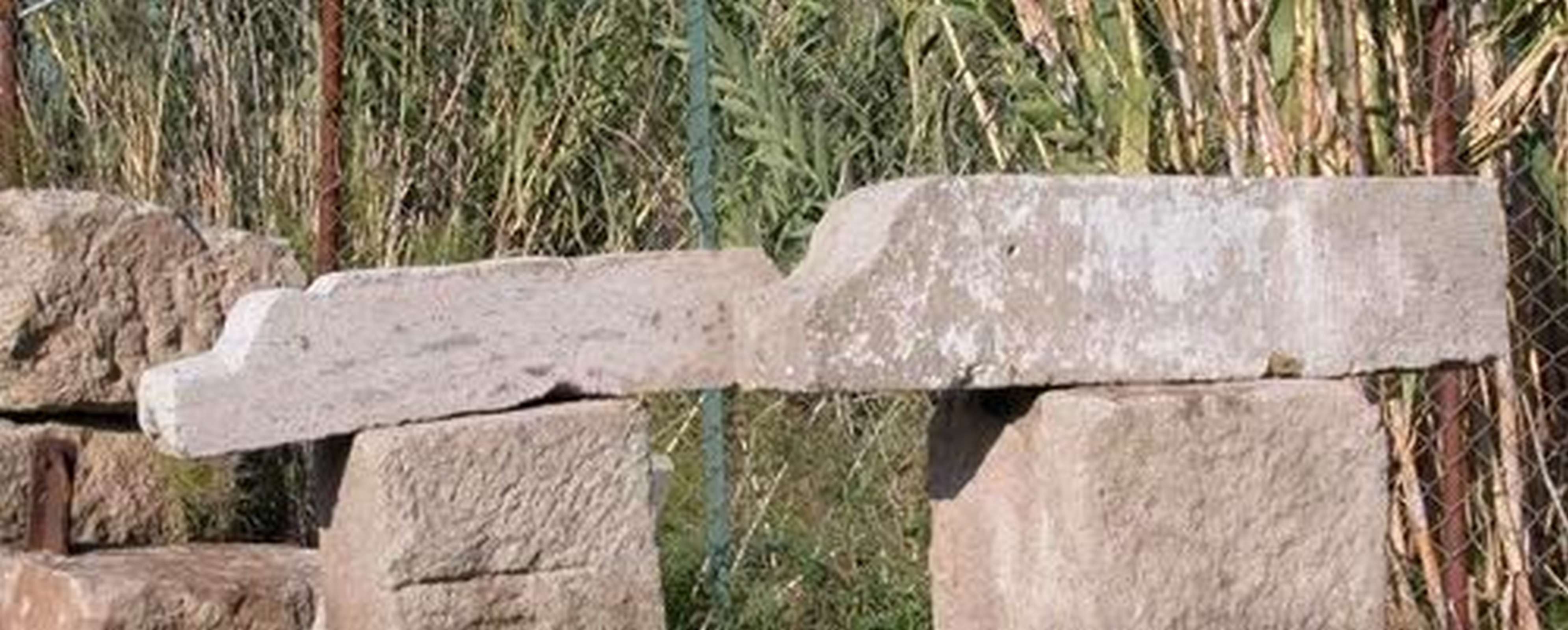 Nr. 2 mensole in pietra - Mensole antiche - Architettura - Prodotti - Antichità Fiorillo