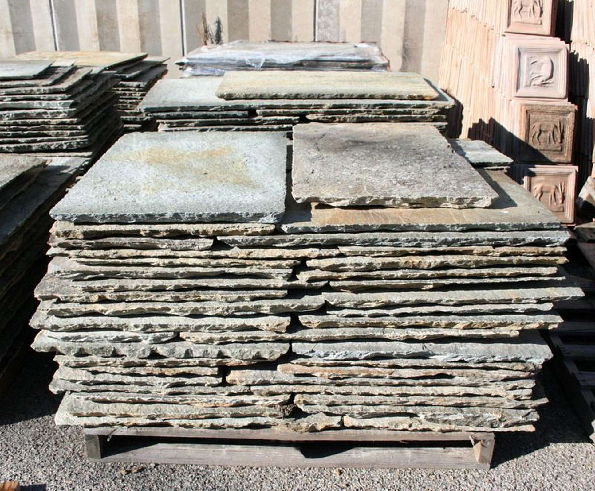 Antico pavimento in pietra - Pavimenti in Pietra - Pavimentazioni Antiche - Prodotti - Antichità Fiorillo
