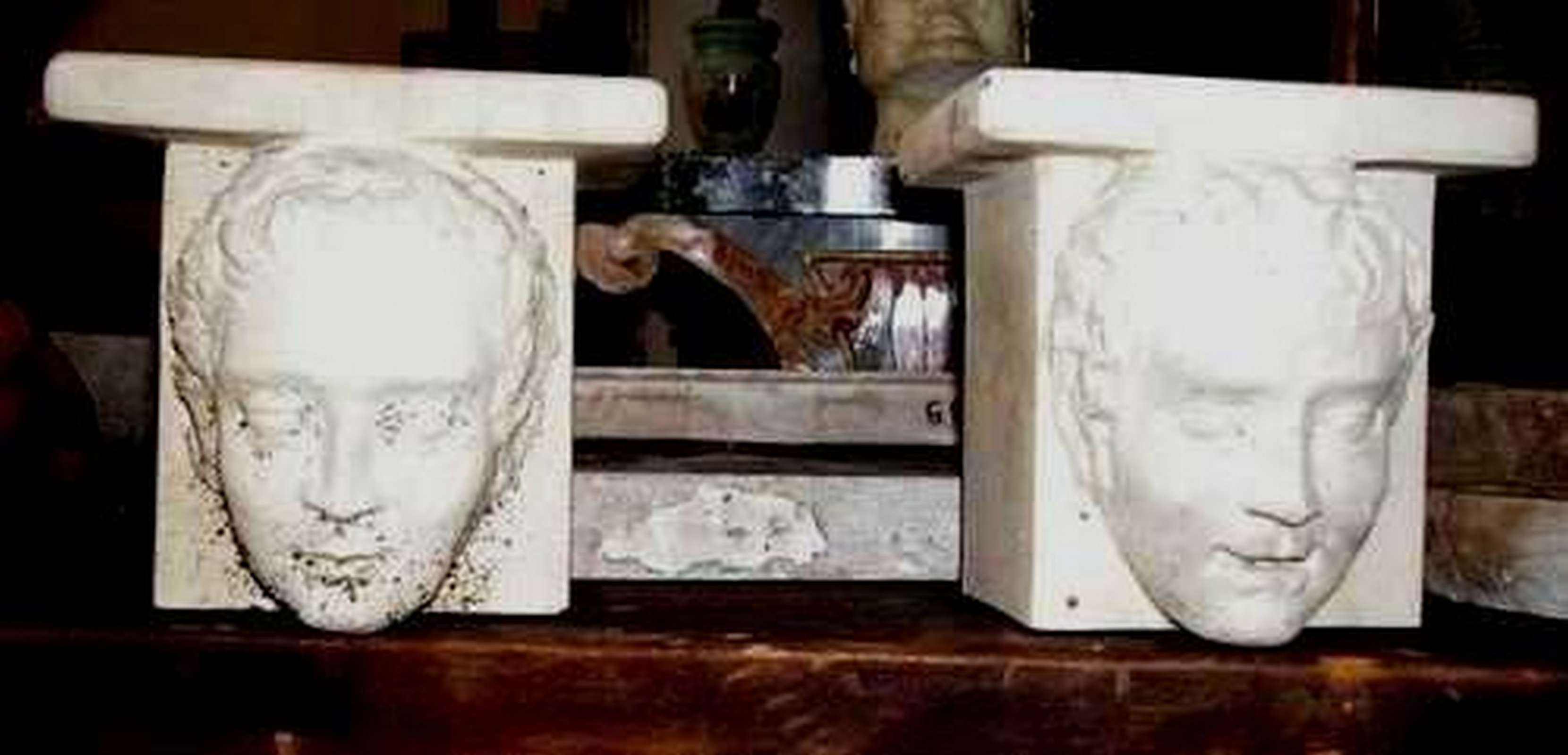 Coppia di antiche basette in pietra. Epoca 1900. - Statue Antiche - Sculture Antiche - Prodotti - Antichità Fiorillo
