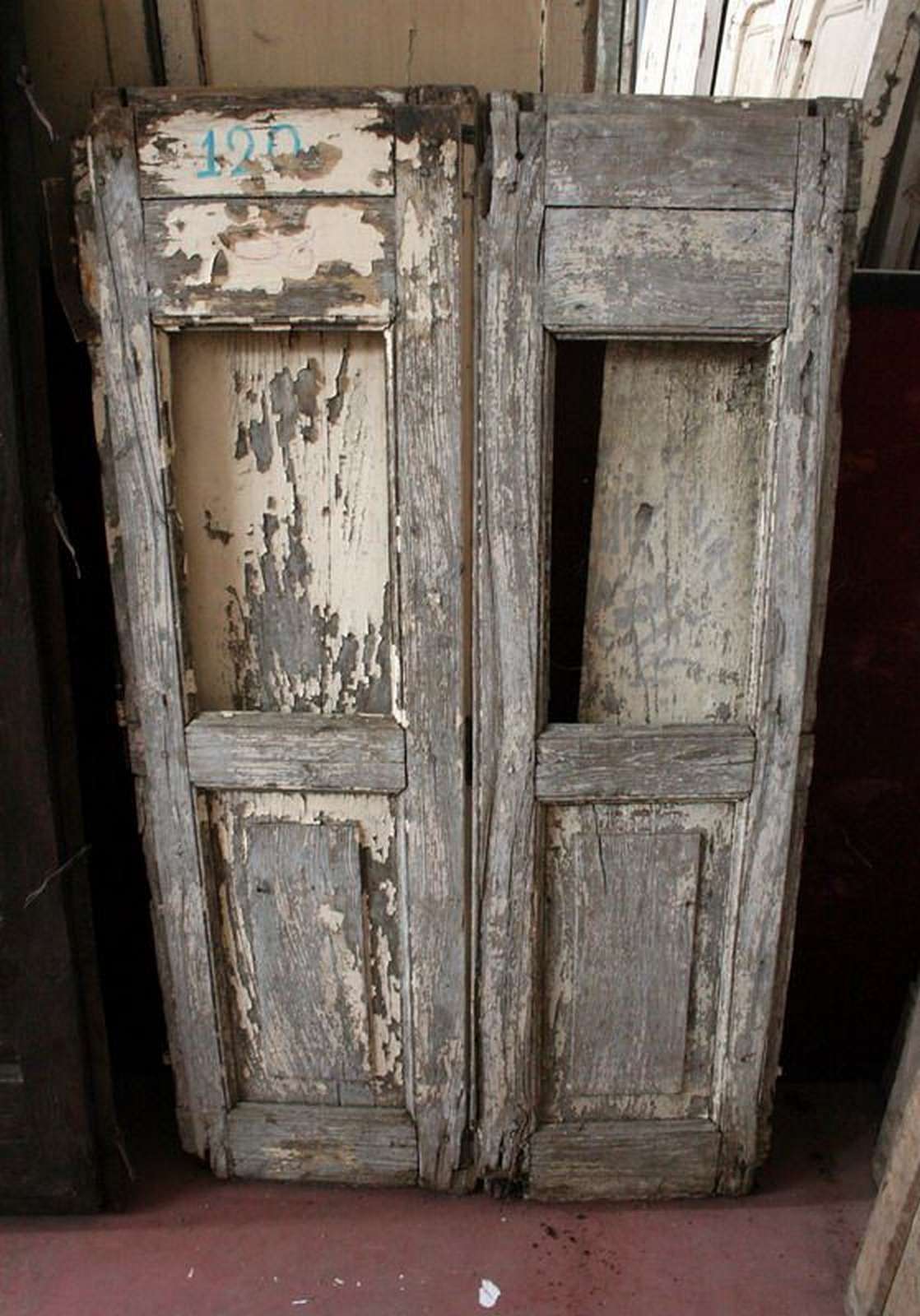 Antico stipo in legno - Scuri e Stipi Antichi - Porte Antiche - Prodotti - Antichità Fiorillo