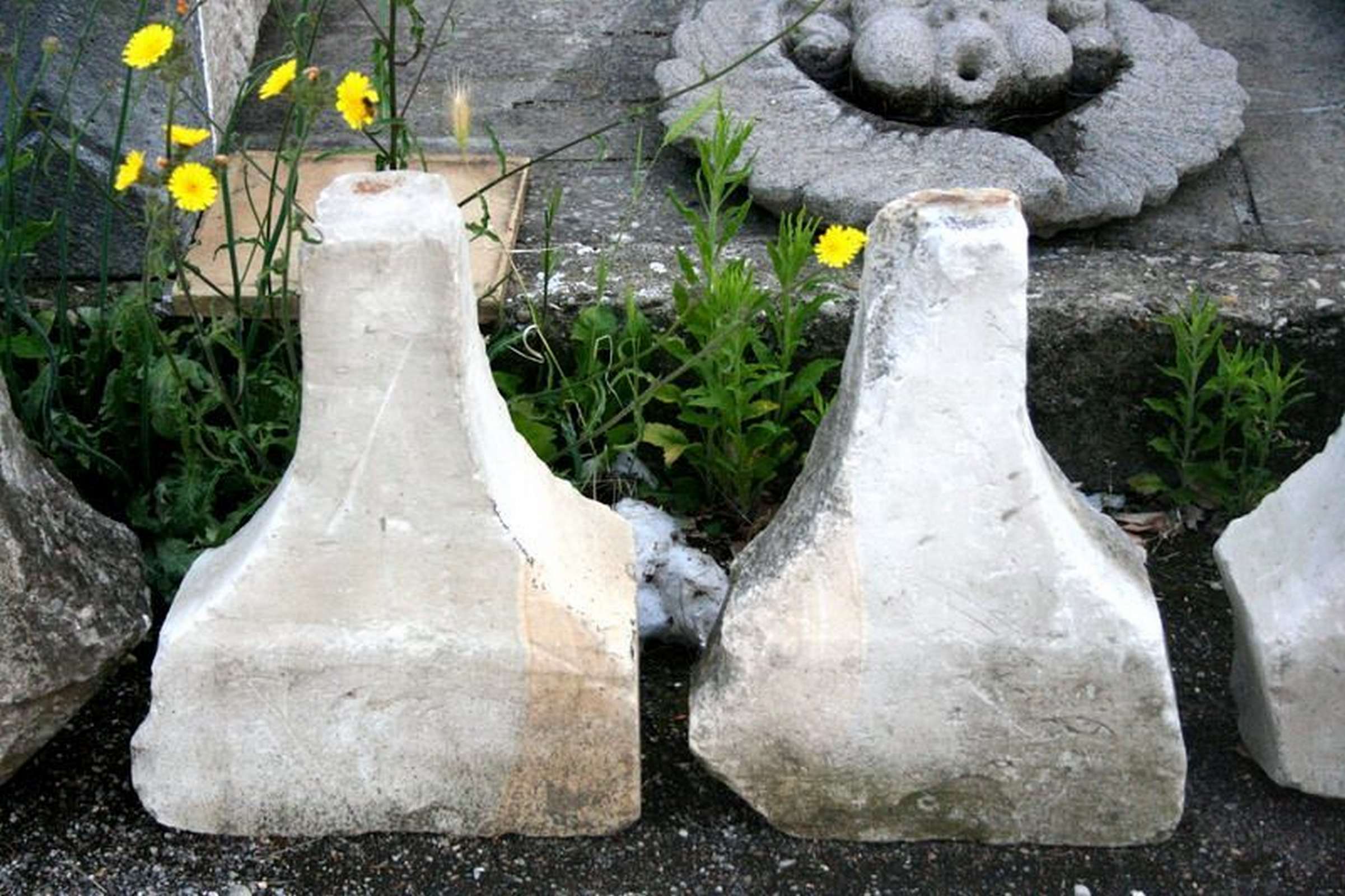 Nr. 9 Merli antichi in pietra - Terminali da Cancello - Cancelli e Complementi - Prodotti - Antichità Fiorillo