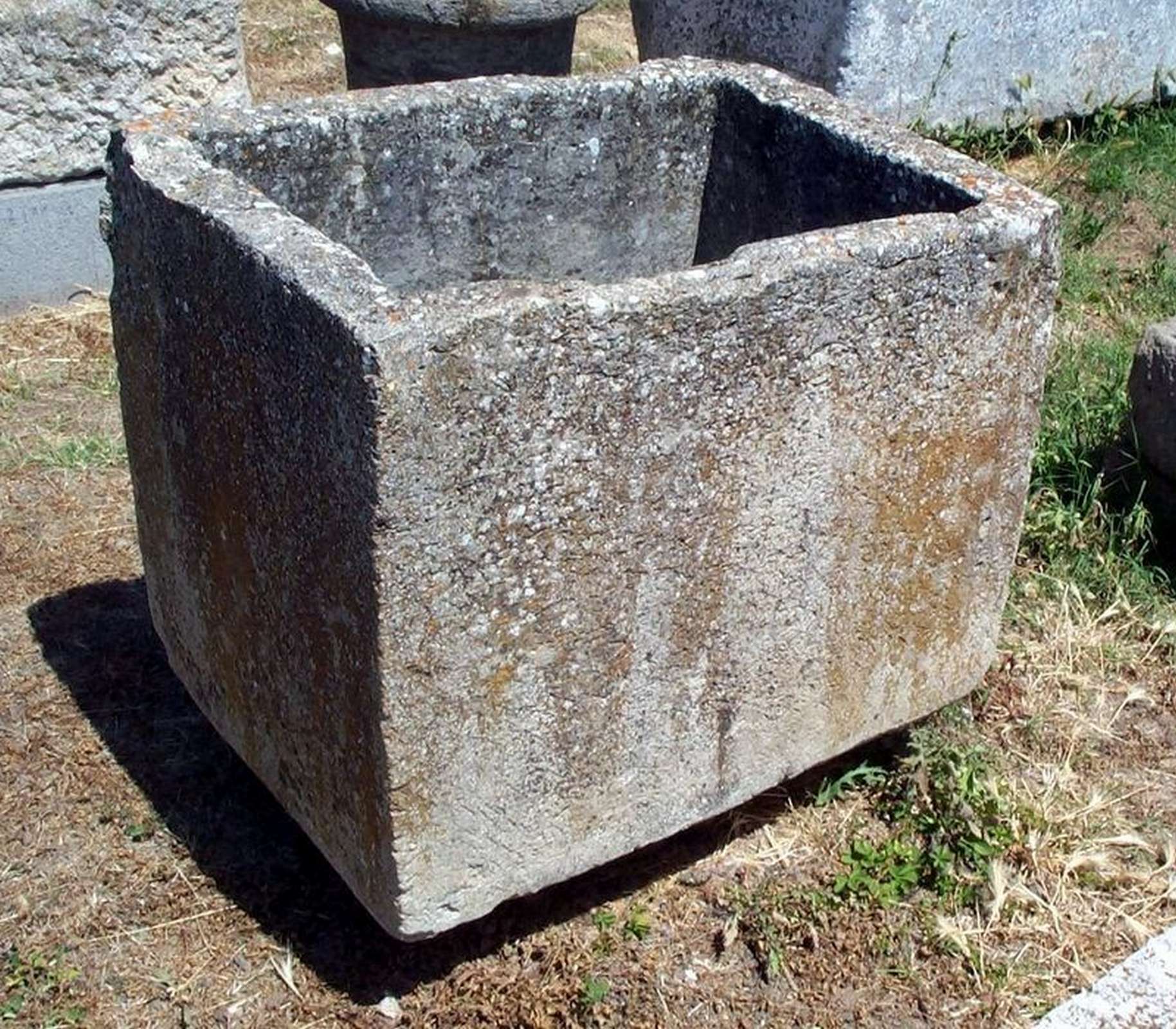 Antica vasca in pietra. Epoca 1700. - Vasche - Arredo Giardino - Prodotti - Antichità Fiorillo