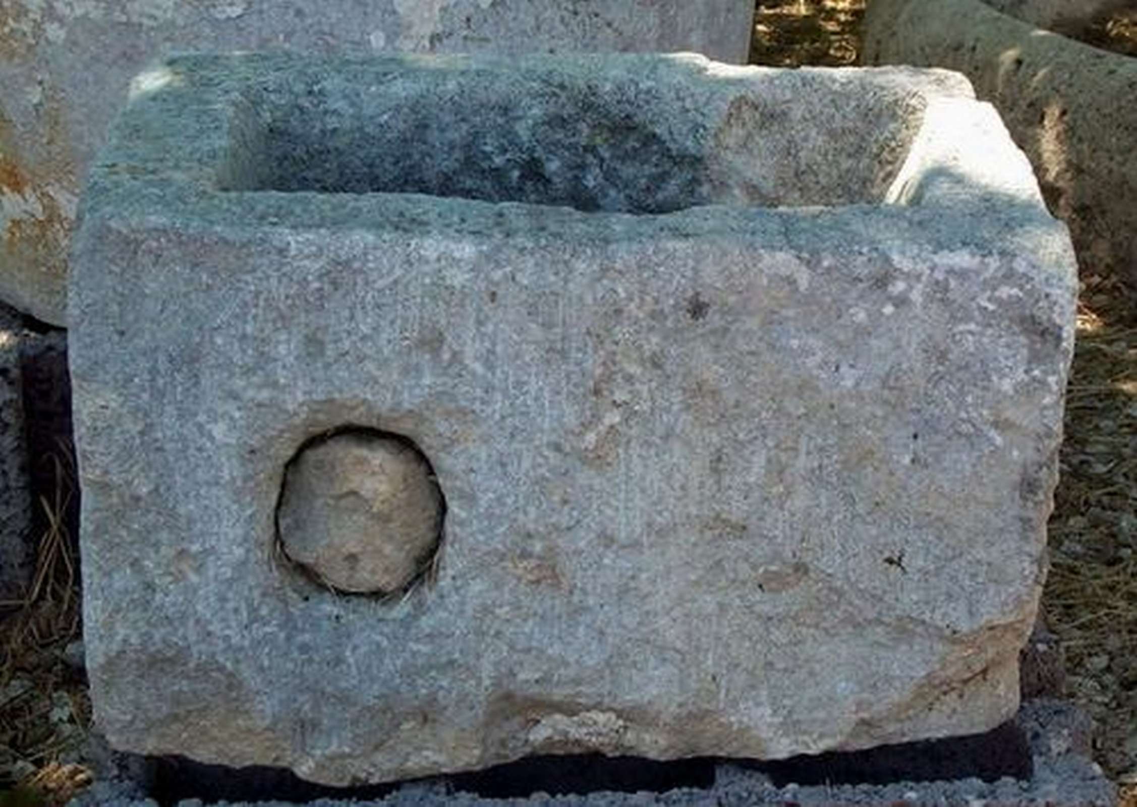 Antica vasca in pietra. Epoca 1600. - Vasche - Arredo Giardino - Prodotti - Antichità Fiorillo