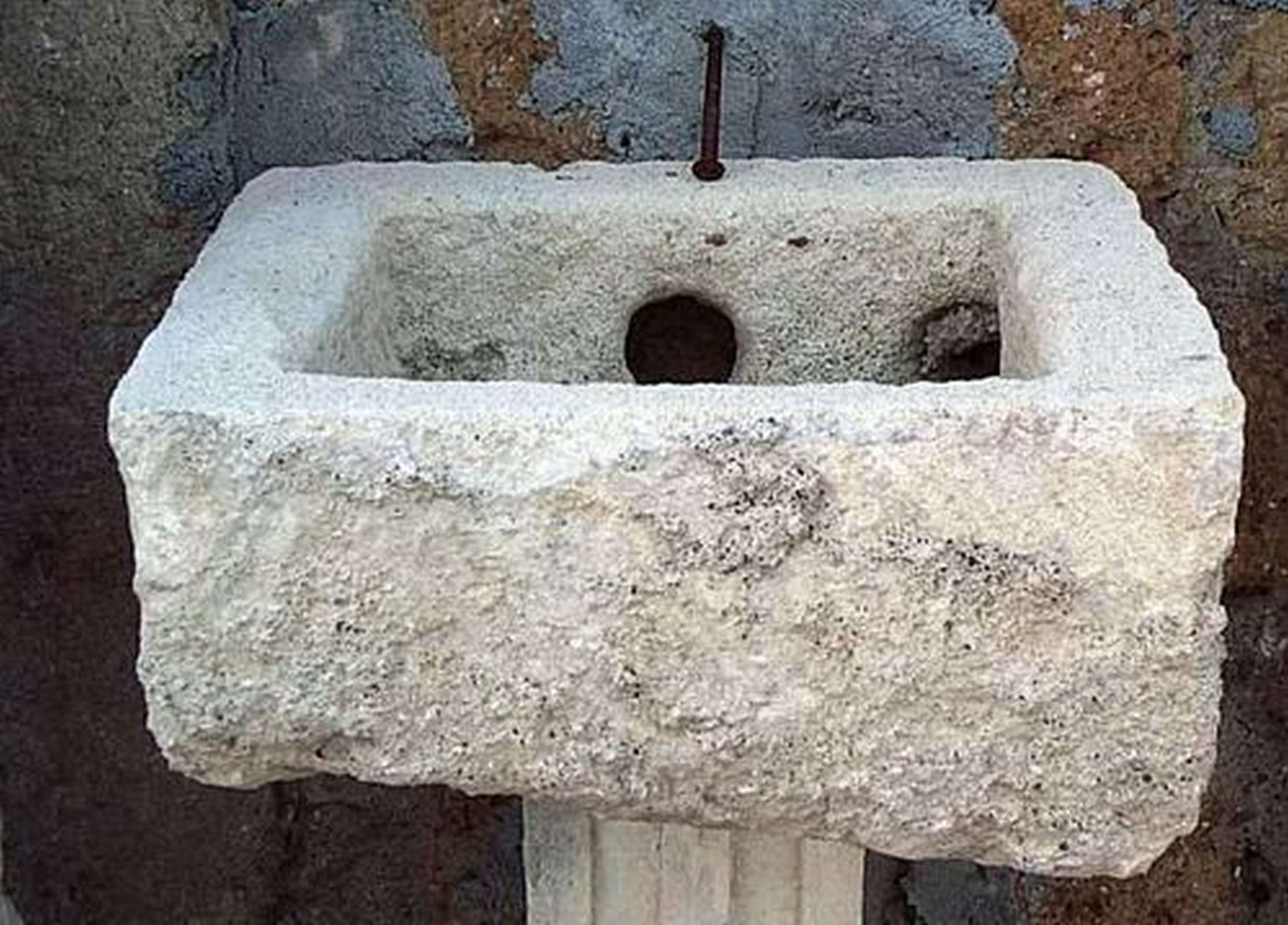 Antica vaschetta in pietra - Vasche - Arredo Giardino - Prodotti - Antichità Fiorillo