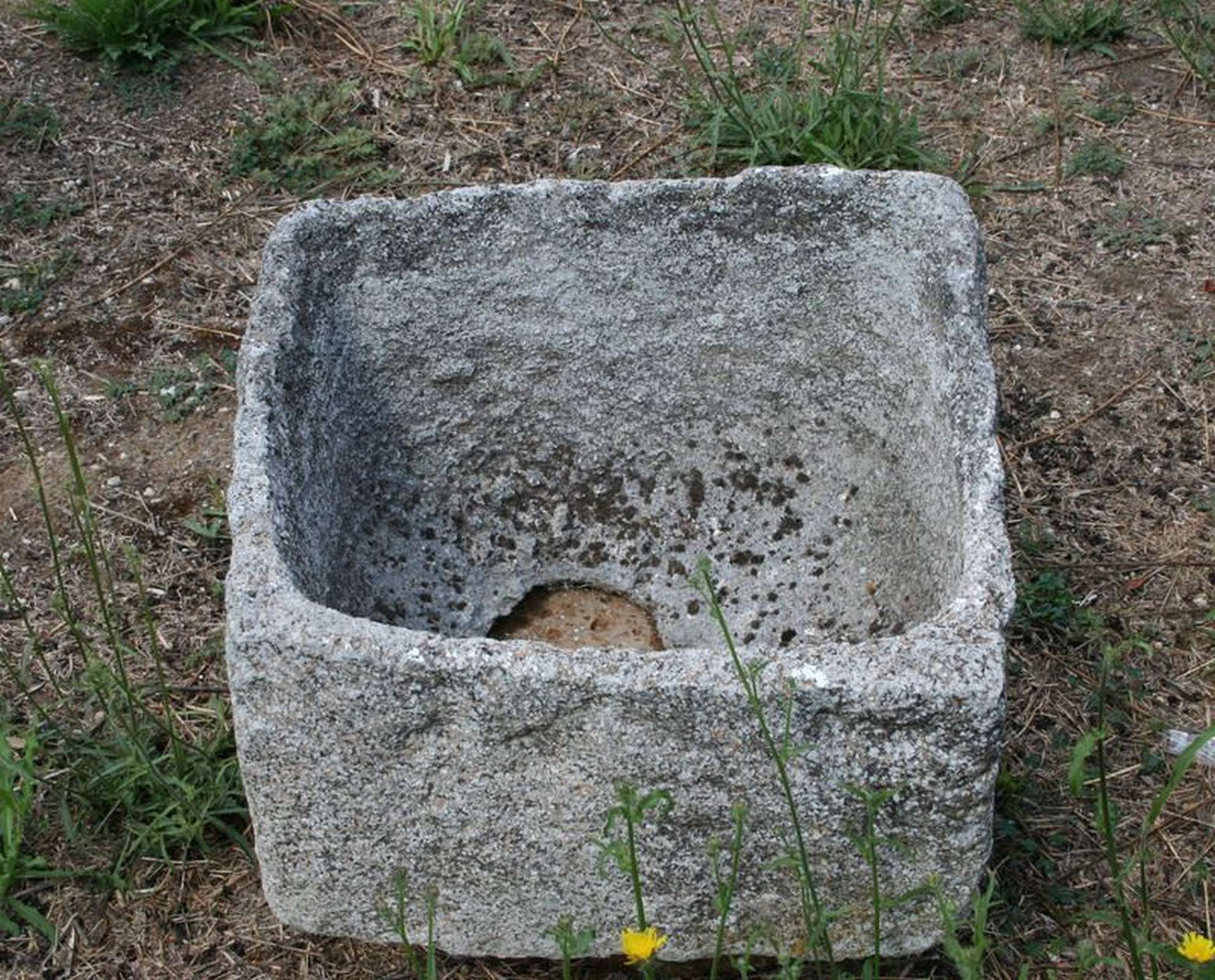 Antica vasca in pietra. Epoca 1800. - Vasche - Arredo Giardino - Prodotti - Antichità Fiorillo