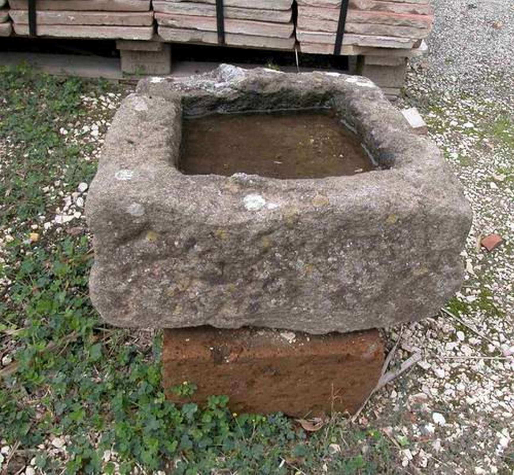 Antica vaschetta in pietra - Vasche - Arredo Giardino - Prodotti - Antichità Fiorillo