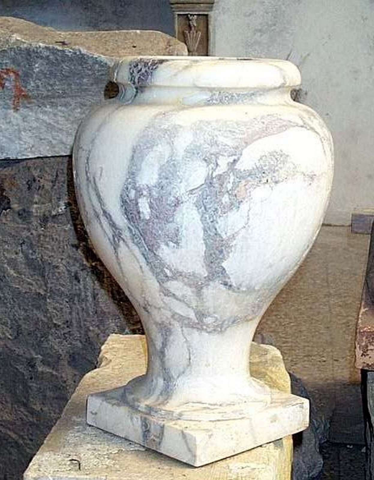 Antico vaso in marmo. Epoca 1800. - Orci Vasi e Mortai - Arredo Giardino - Prodotti - Antichità Fiorillo