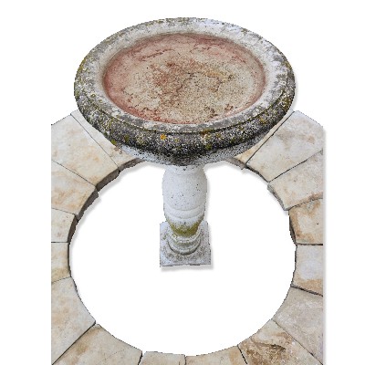 Fontana antica in pietra. 