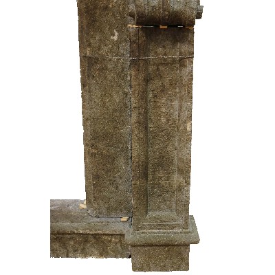 Camino antico in pietra, cm 191x155 h. 