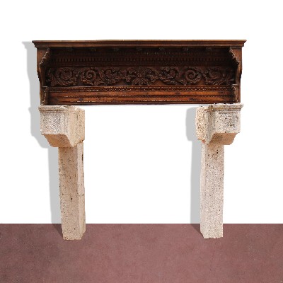 Camino antico in pietra e legno. cm 177x187h. 
